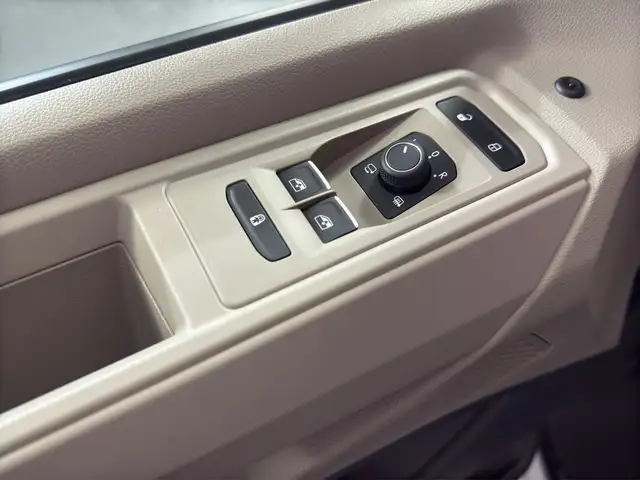 Volkswagen California view 14