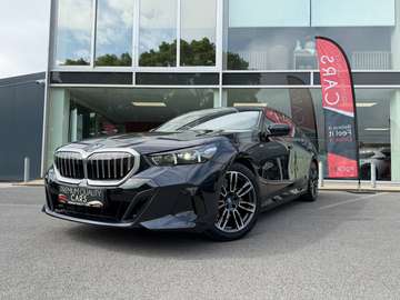M PACK / CARPLAY / HARMAN KARDON / TREKHAAK / HEAD UP / SFEERVERLICHTING
