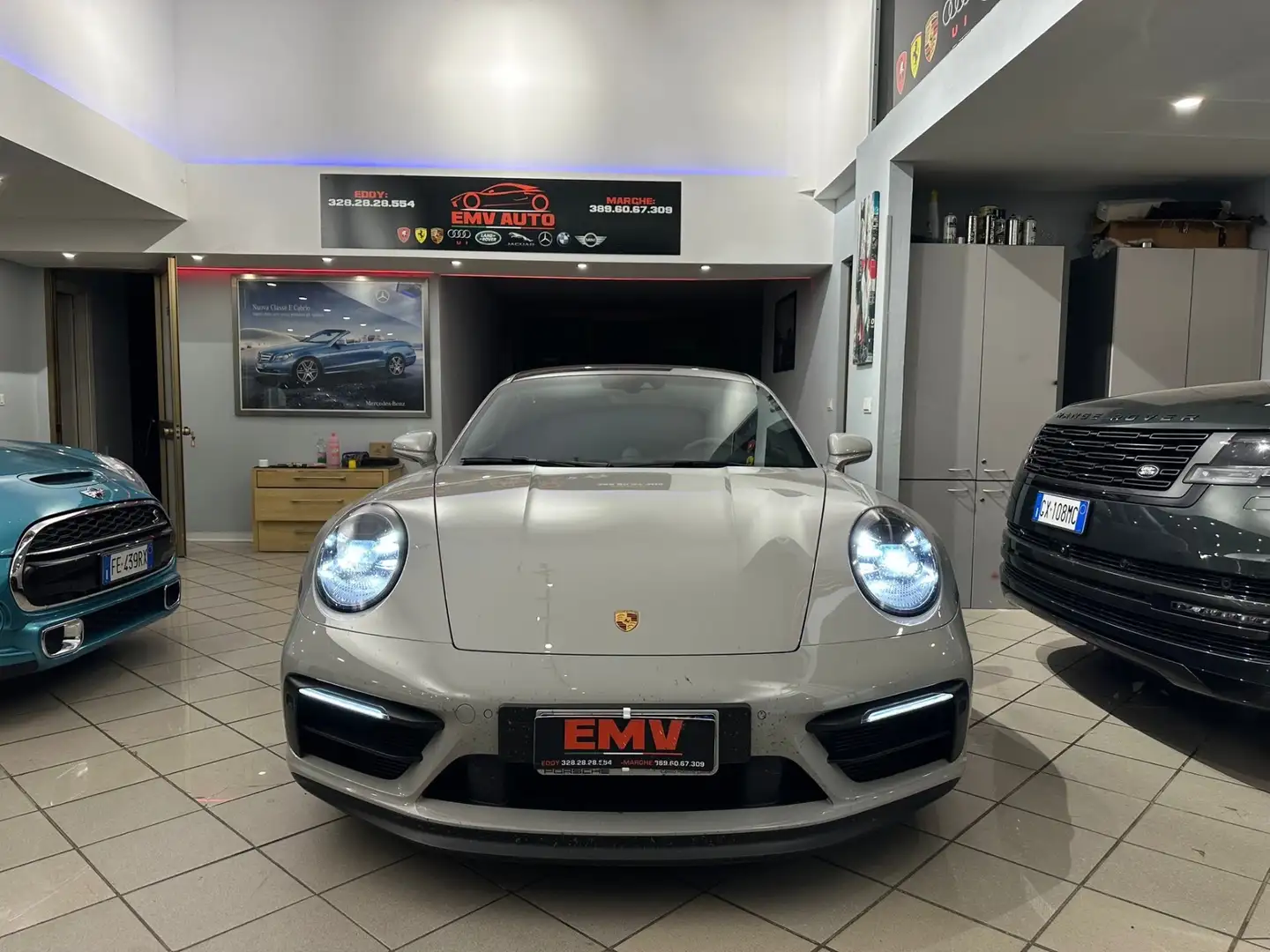 Porsche 911 911 Carrera 4 GTS Grigio - 2
