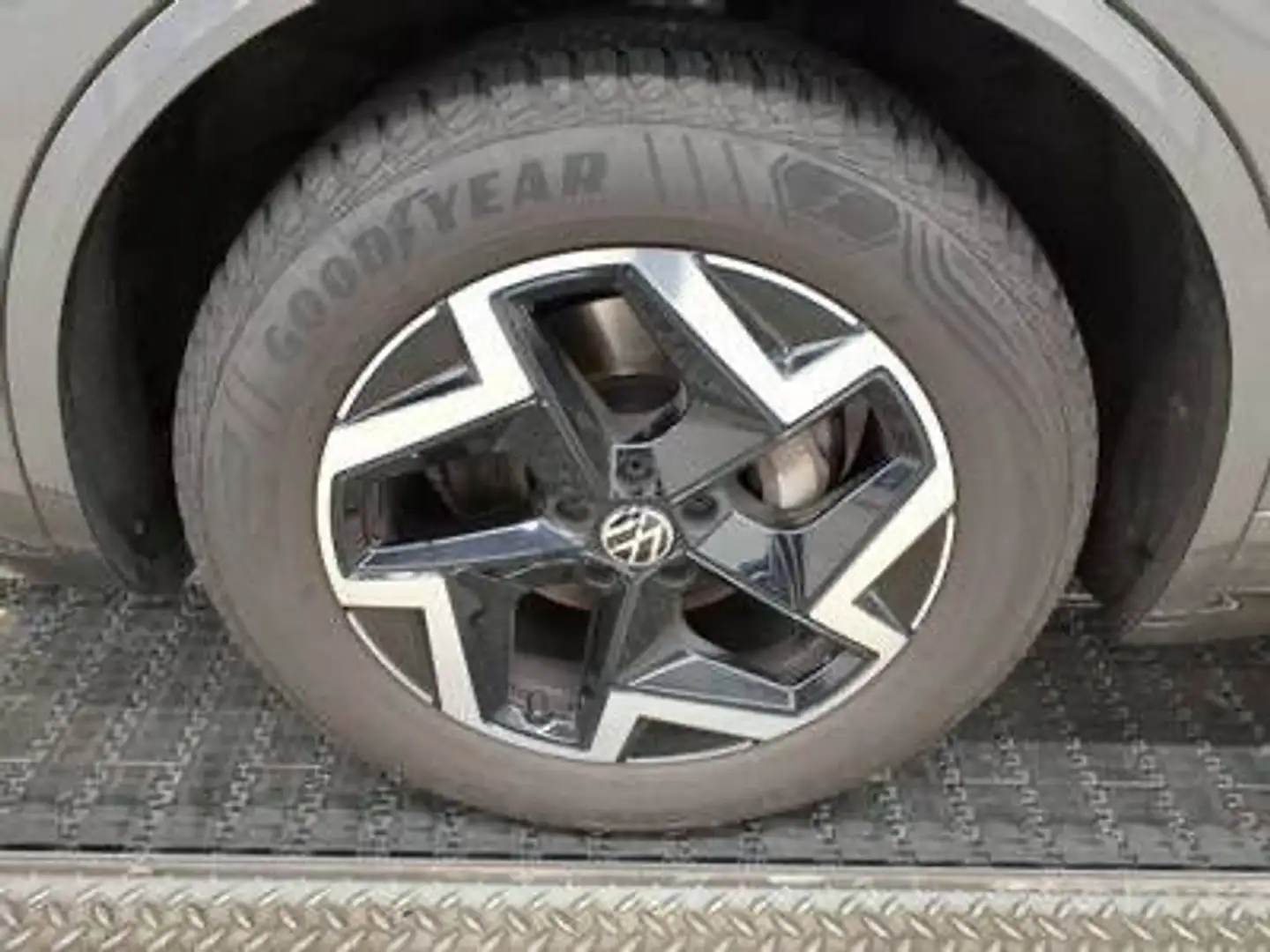 Volkswagen Touareg V6 TDI 4Motion R-Line*HUD*LUFT*LEDER*AHK*SitzKlima Grau - 2