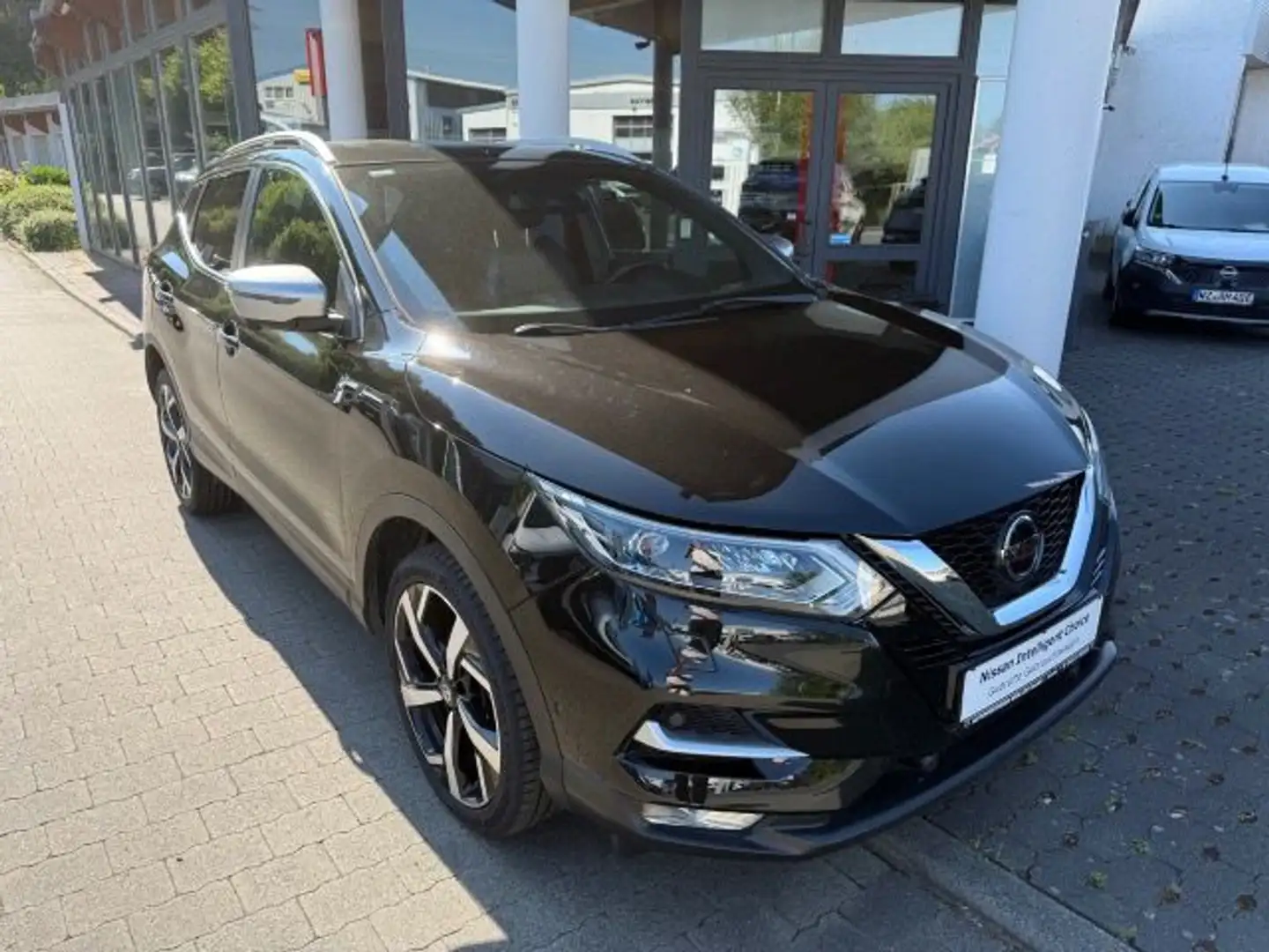 Nissan Qashqai QASHQAI 1.3DIG-T 160PS 6MT Tekna+ 4x2 BOSE LEDER Zwart - 1