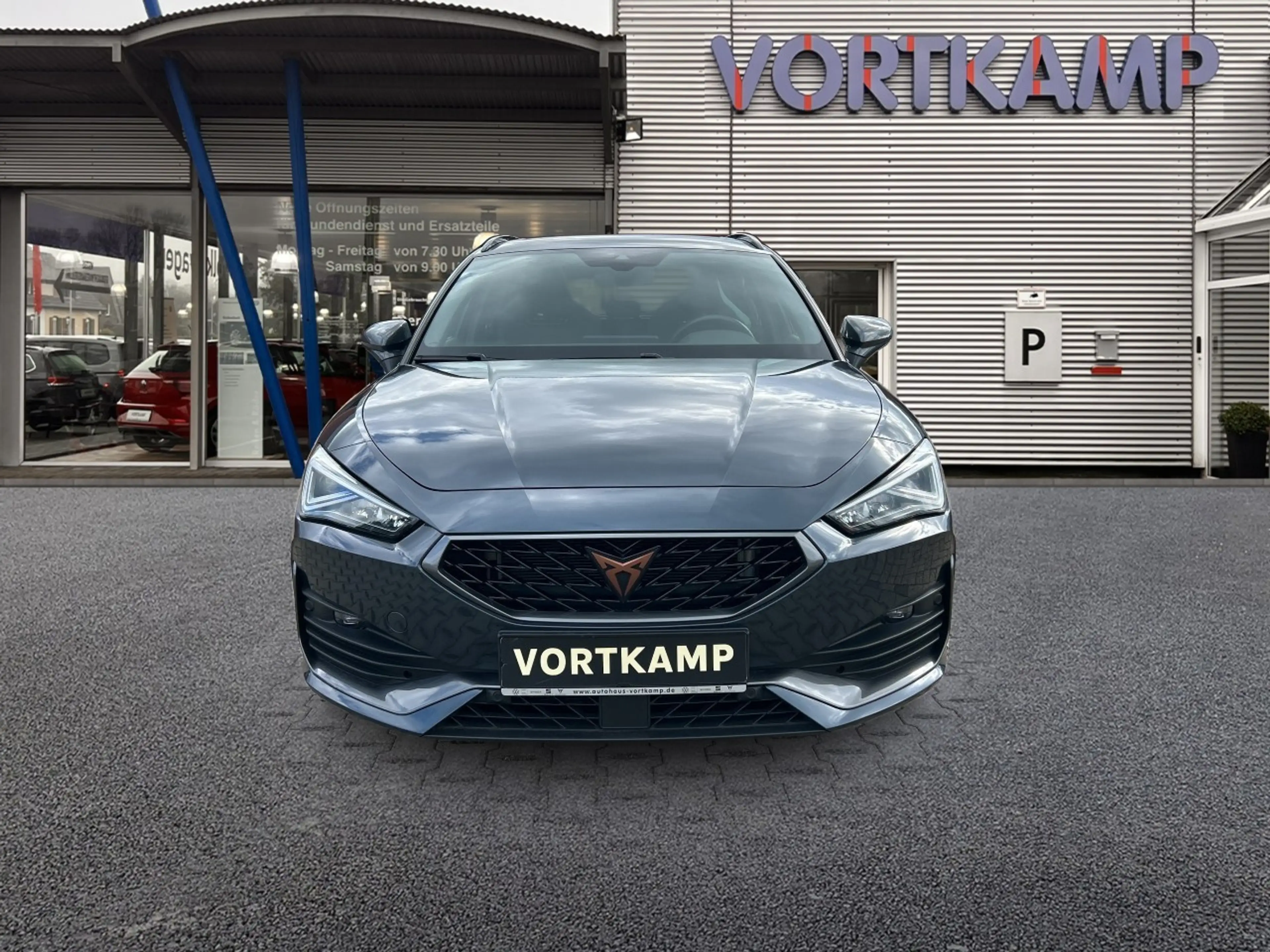 CUPRA Leon SP VZ e-Hybrid Pano/Kamera/FullLink — photo 3