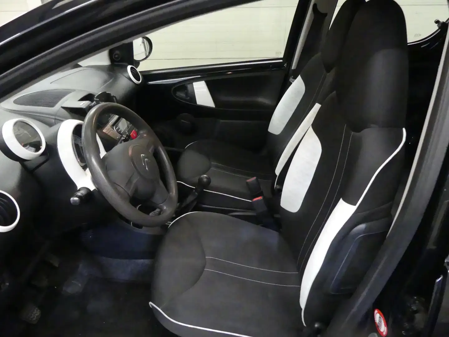 Citroen C1 1.0 Collect - Airco - 5deurs - Mooie auto! - APK 2 Zwart - 2