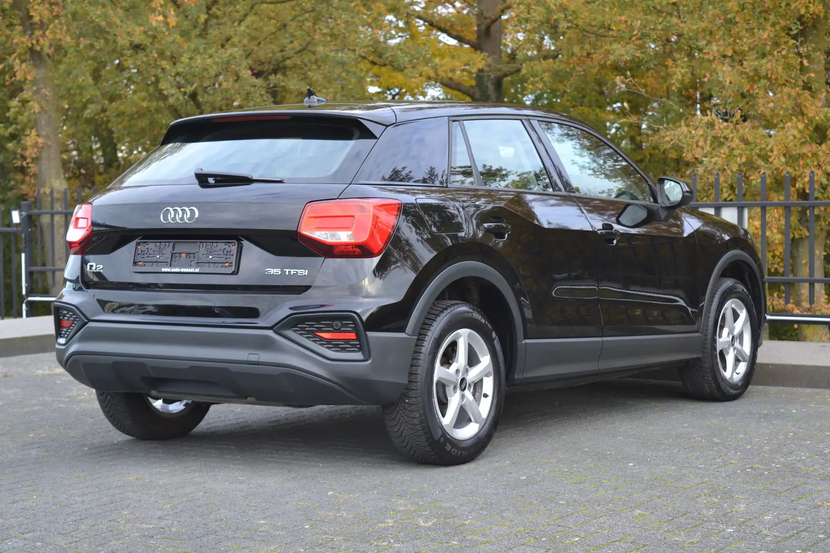 Audi Q2 35 TFSi Navi | Aut. Airco | Lm Zwart - 2