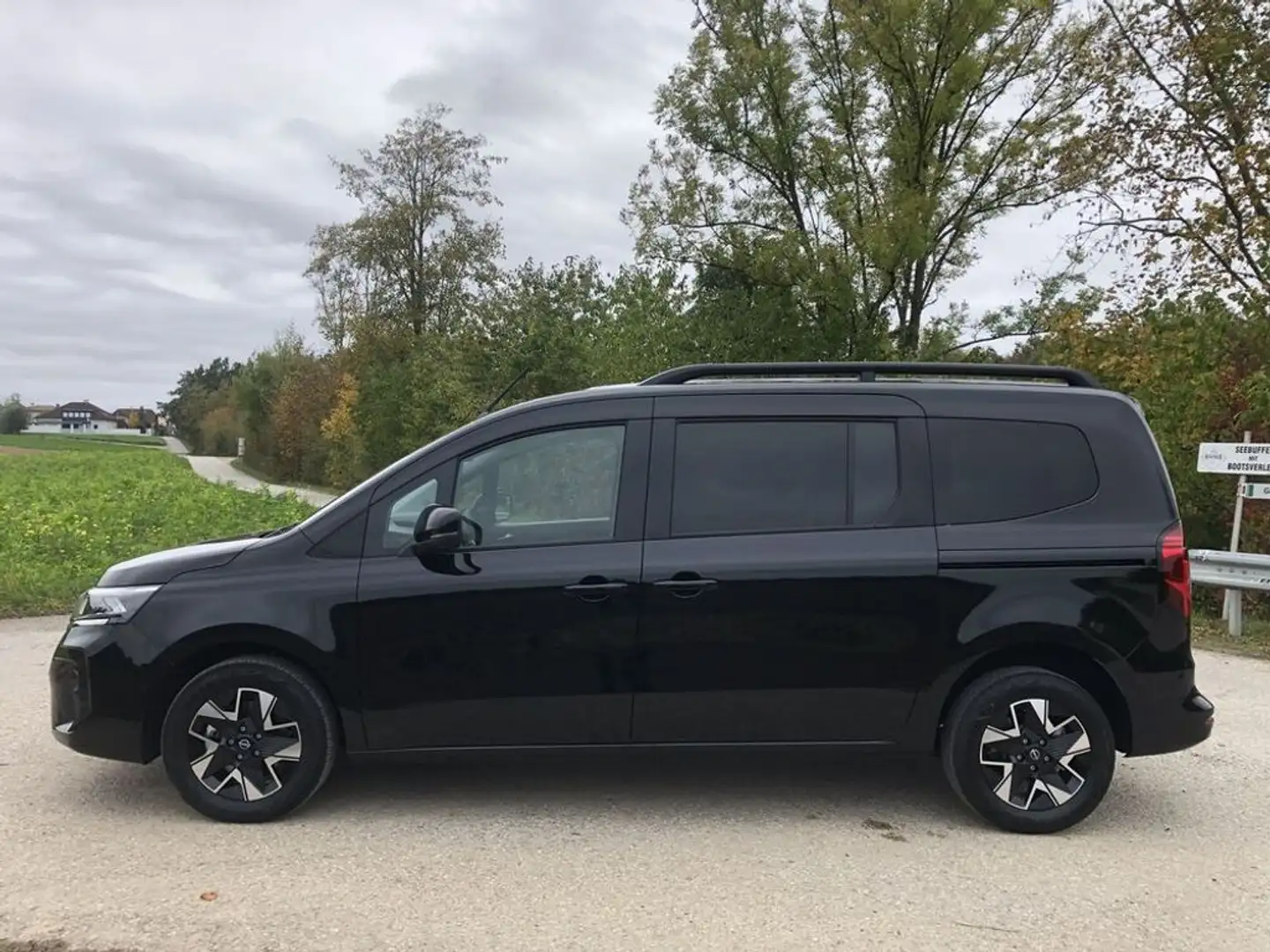 Nissan Townstar L2 Evalia Tekna Zwart - 2