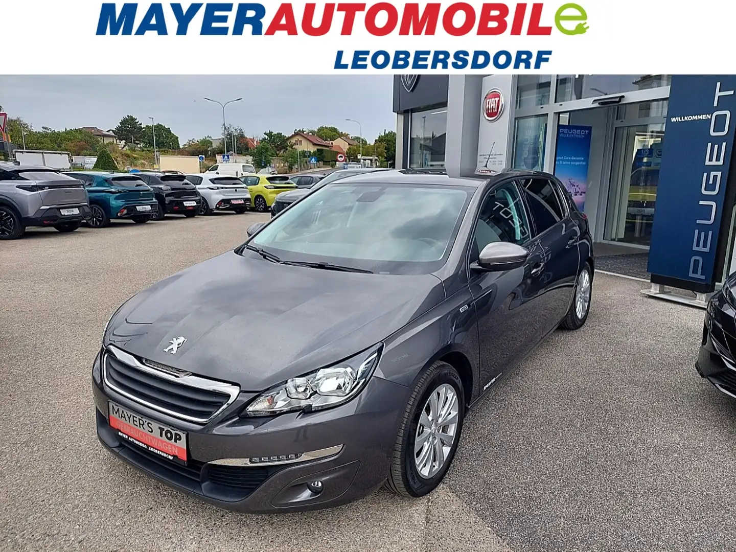 Peugeot 308 1,2 PureTech 110 Style S&S Grau - 1
