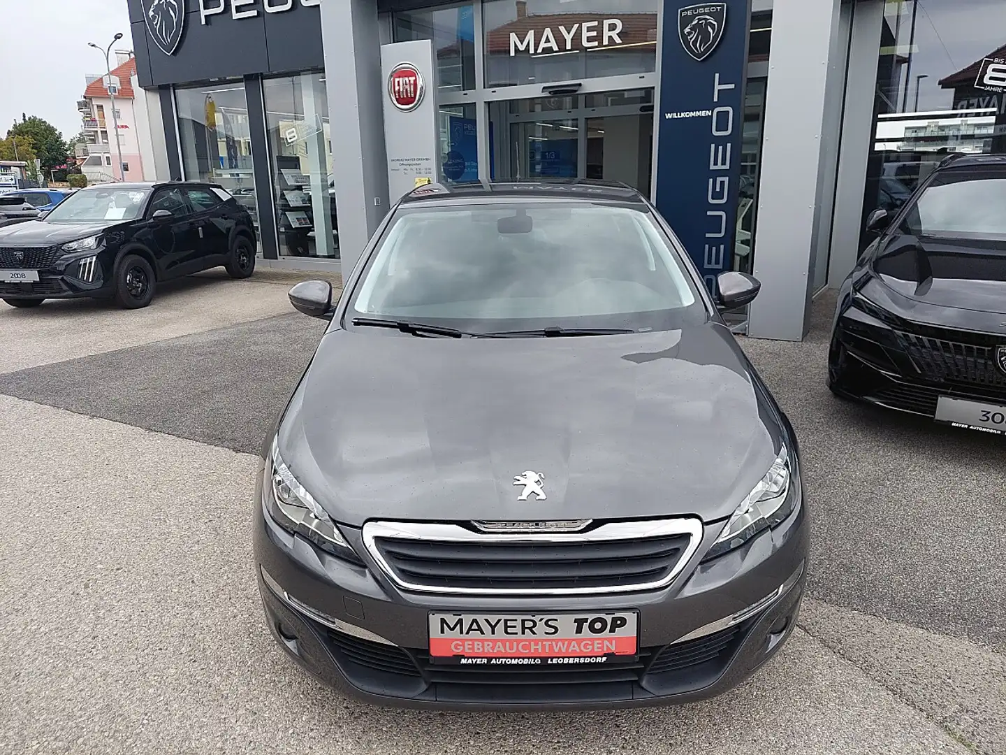 Peugeot 308 1,2 PureTech 110 Style S&S Grau - 2