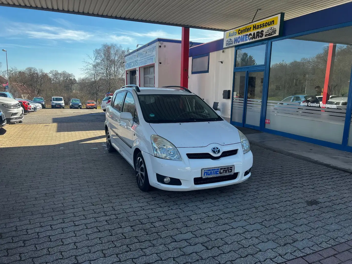 Toyota Corolla Verso 2.2 D-4D I Diesel I Weiß - 1