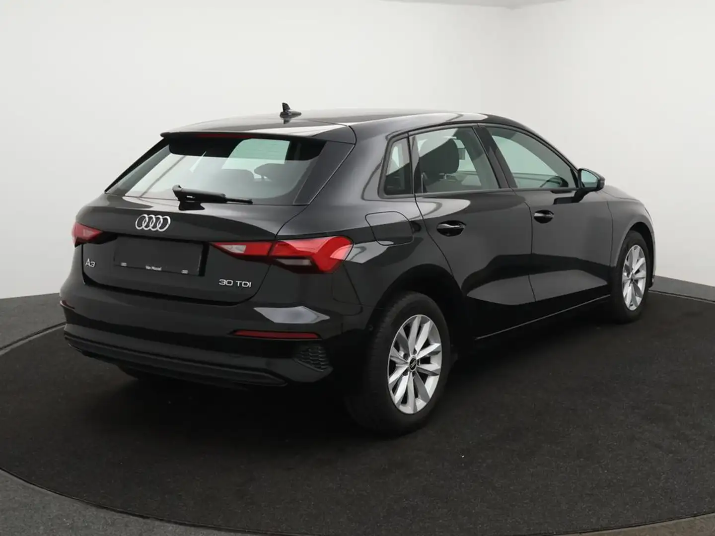 Audi A3 Sportback Sportback Business Edition 30TDI 116PK *AUTOMAAT*NAVI*APP CONNECT*PDC*CRUISE*DIGITAL DASHBOARD*... Schwarz - 2