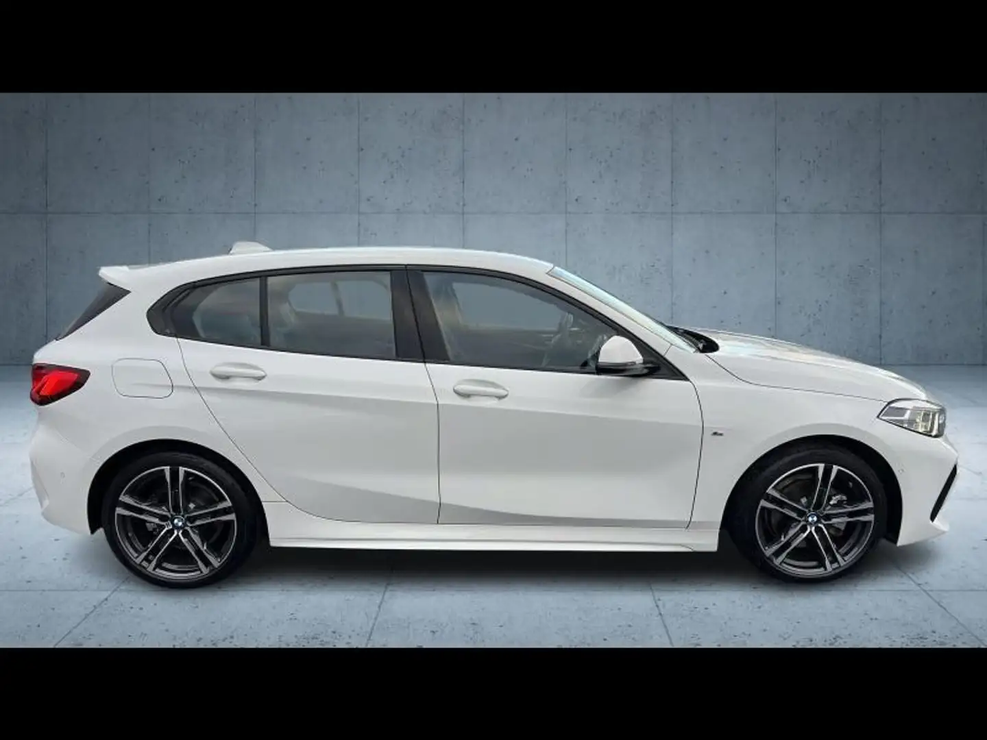 BMW 118 118iA 136ch M Sport DKG7 Blanc - 2
