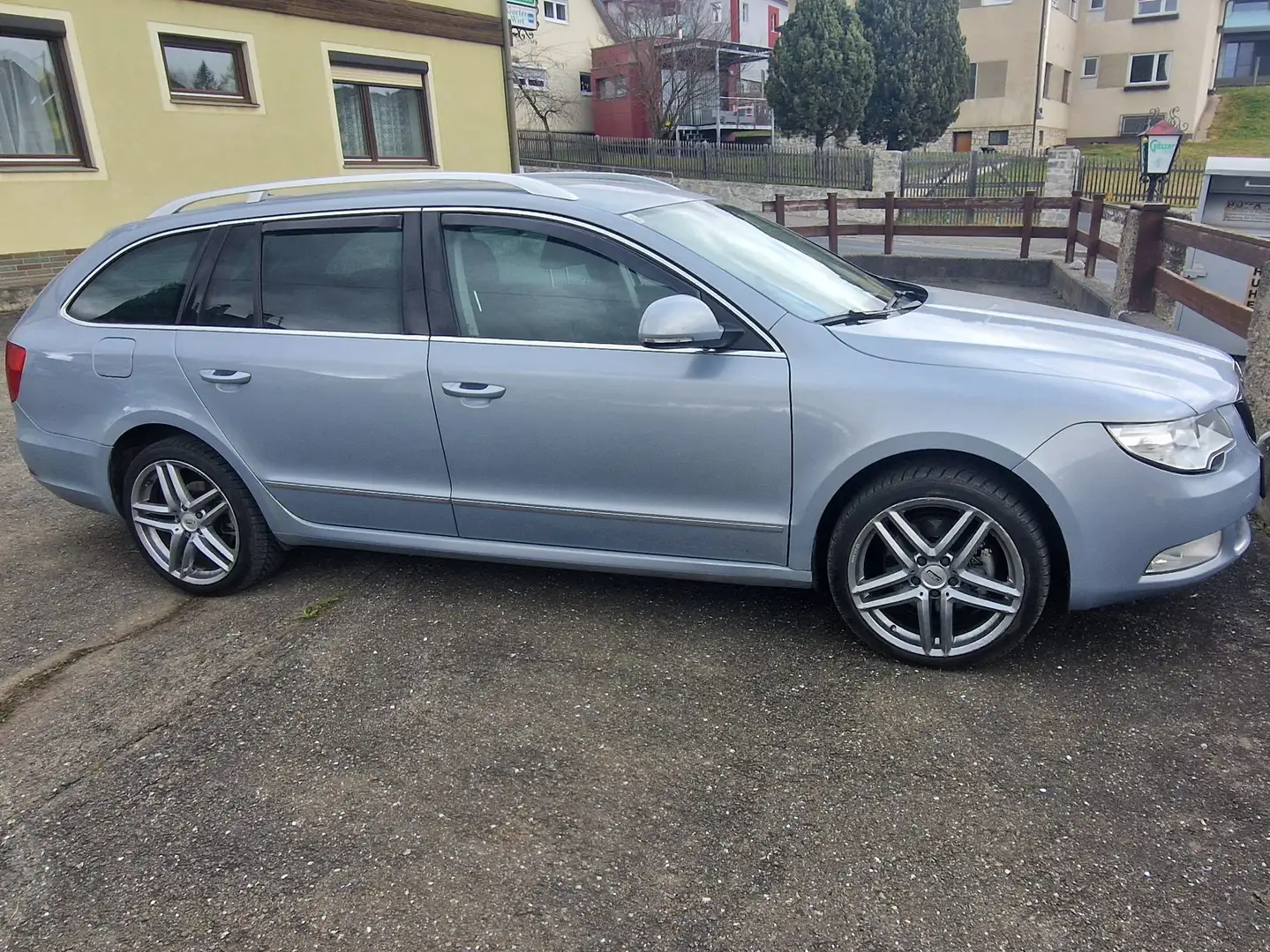 Skoda Superb Superb Combi Elegance 2,0 TDI CR DPF Elegance Blau - 2