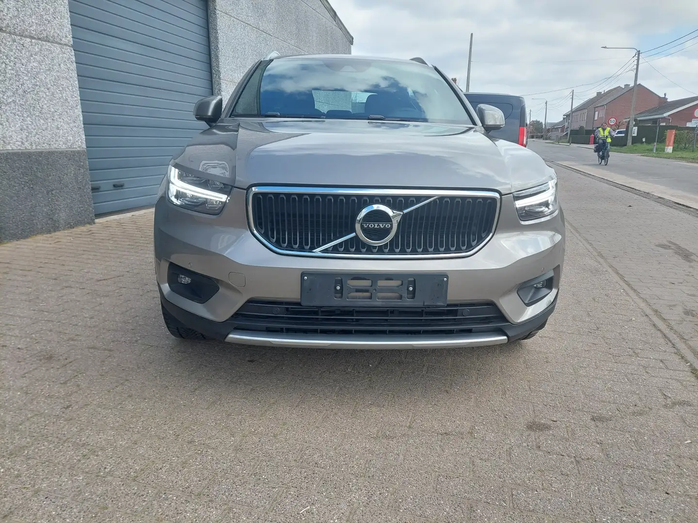 Volvo XC40 1.5 T2 Momentum Pro ***DAB GPS TREKHAAK*** Gold - 2