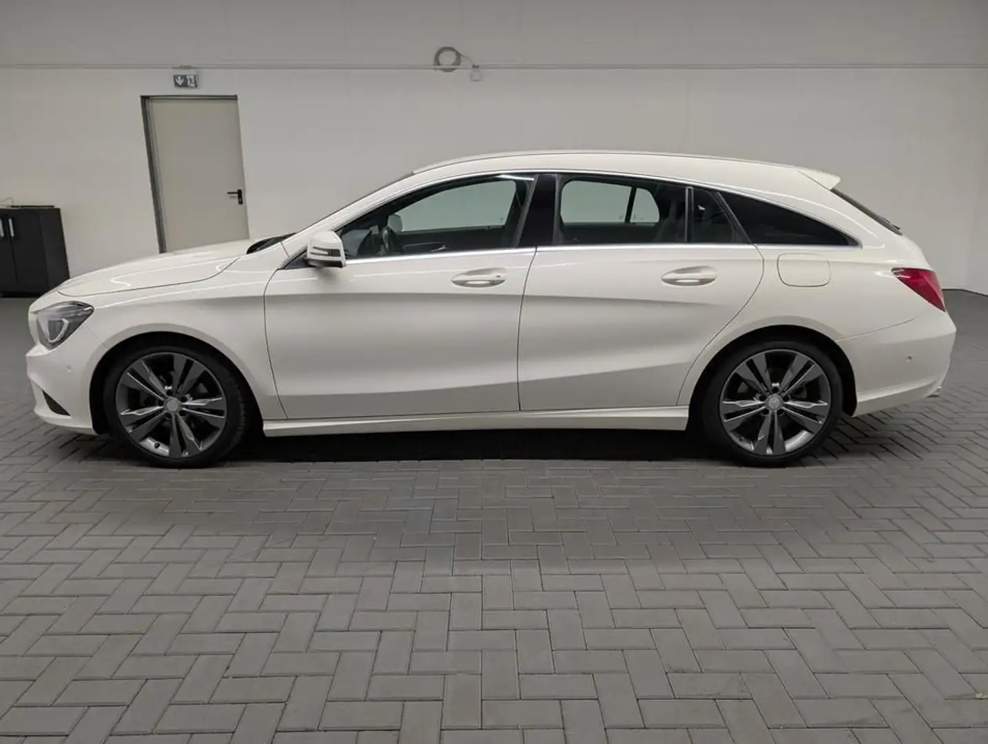Mercedes-Benz CLA 200 Bi-Xenon/Navi/SHZ/PDC/el. Weiß - 2