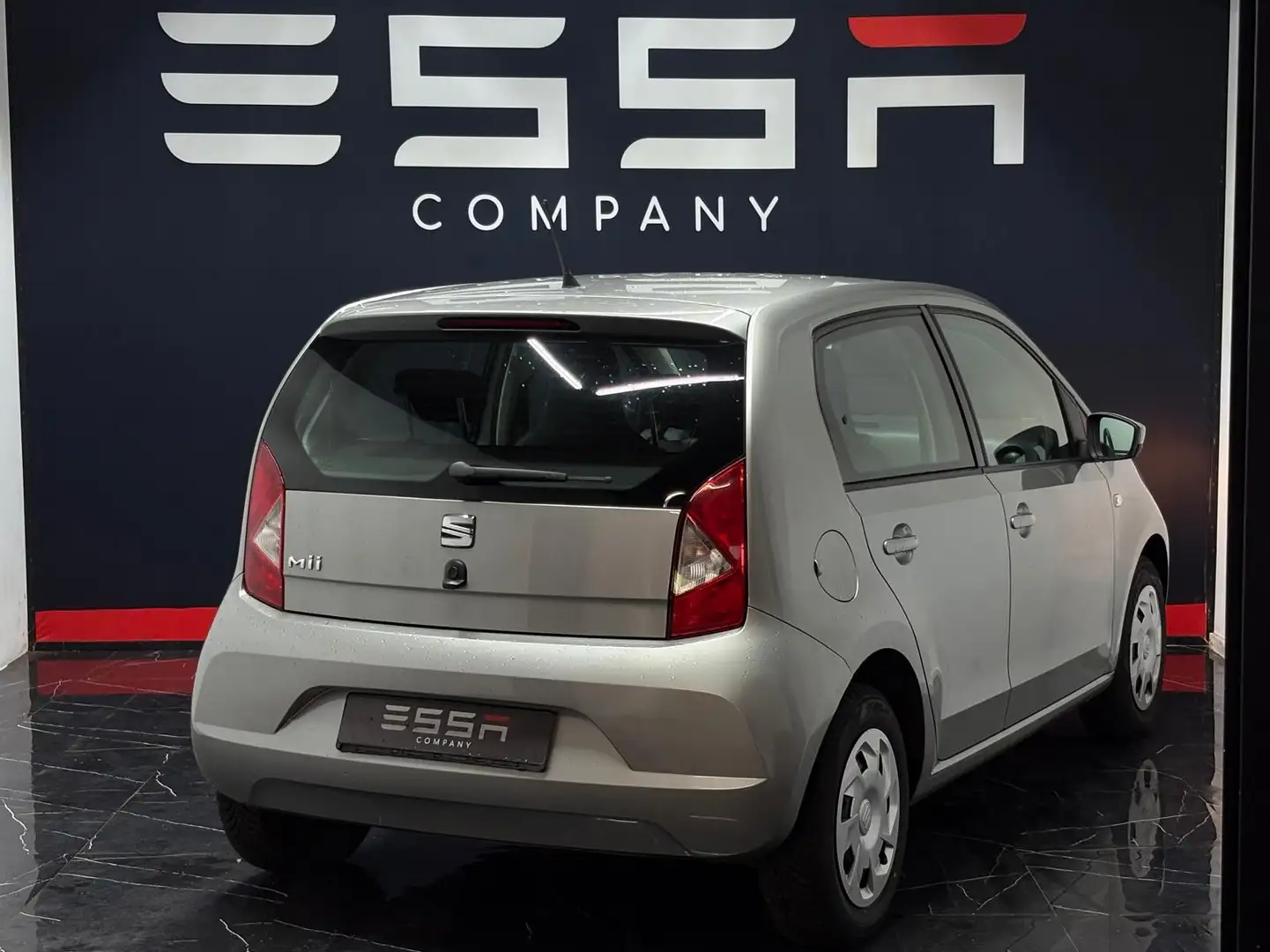 SEAT Mii 1.0 Style 5 Deurs Airco Bluetooth Grijs - 2