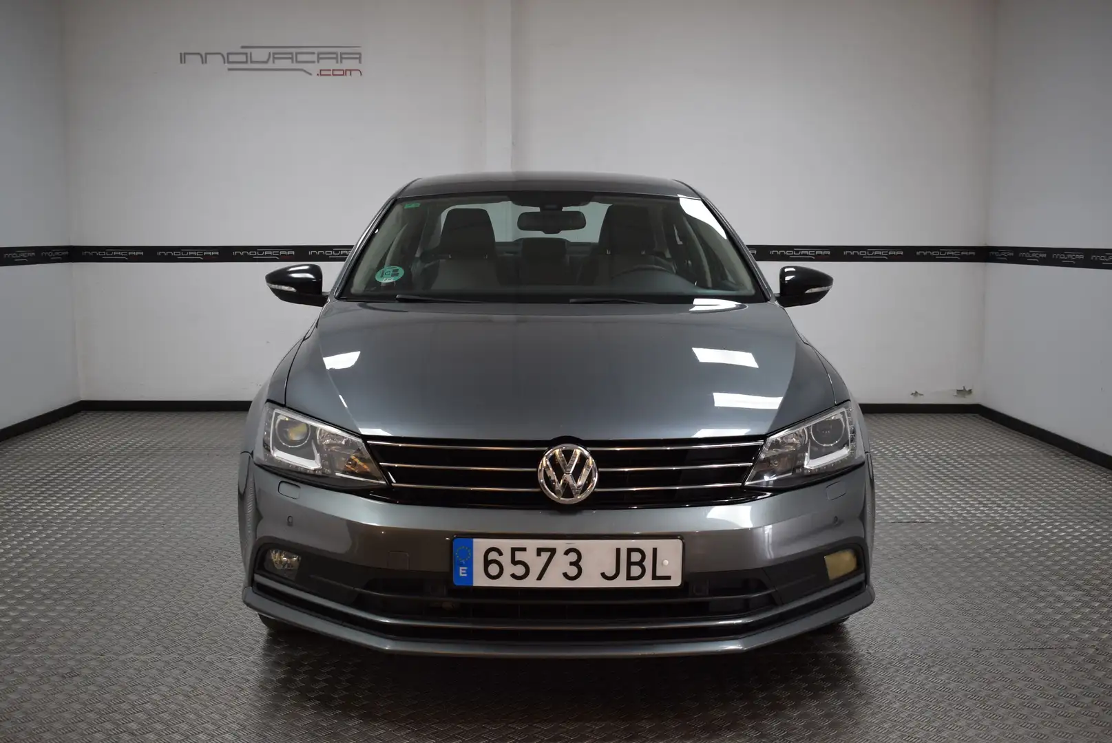Volkswagen Jetta 2.0TDI BMT Sport 150 DSG6 Šedá - 2