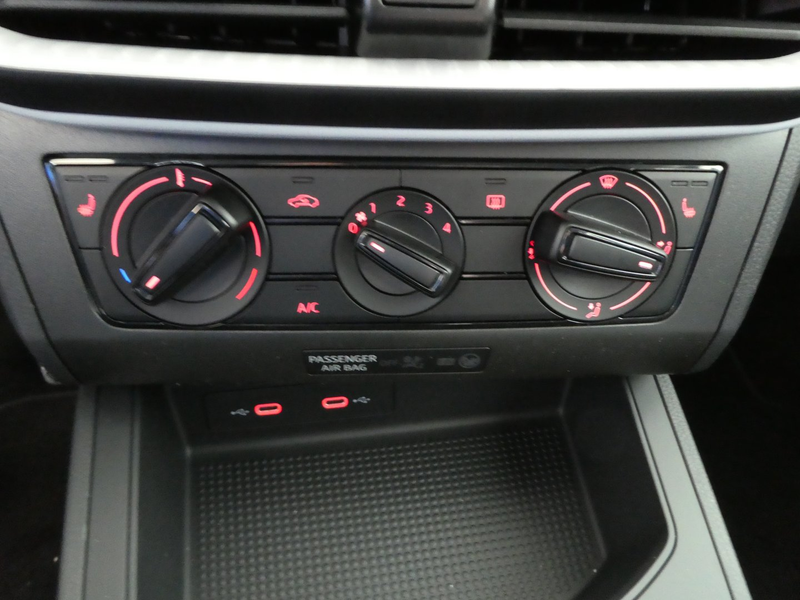 SEAT Arona Reference Edition 1.0 TSI — photo 8