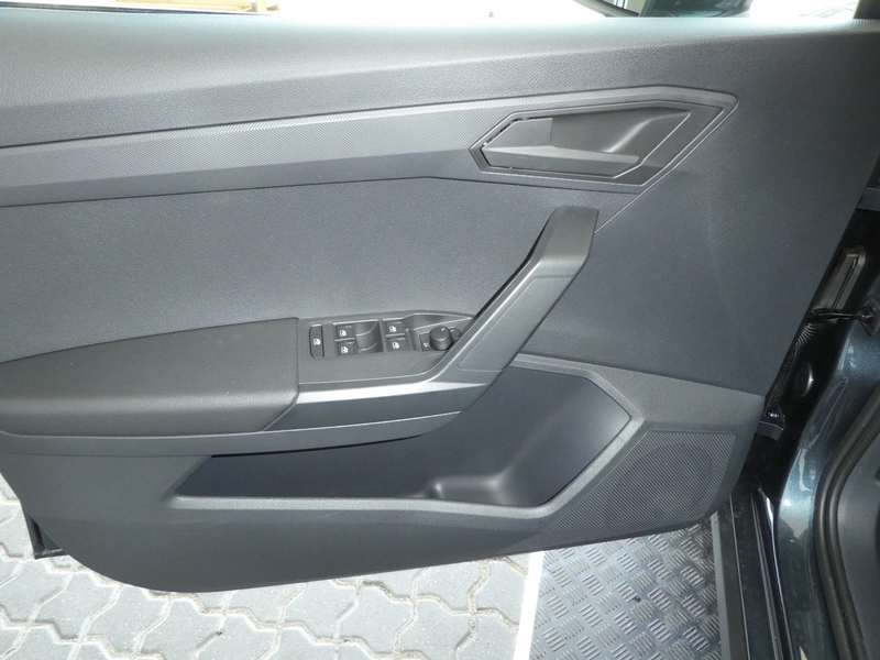 SEAT Arona Reference Edition 1.0 TSI — photo 4