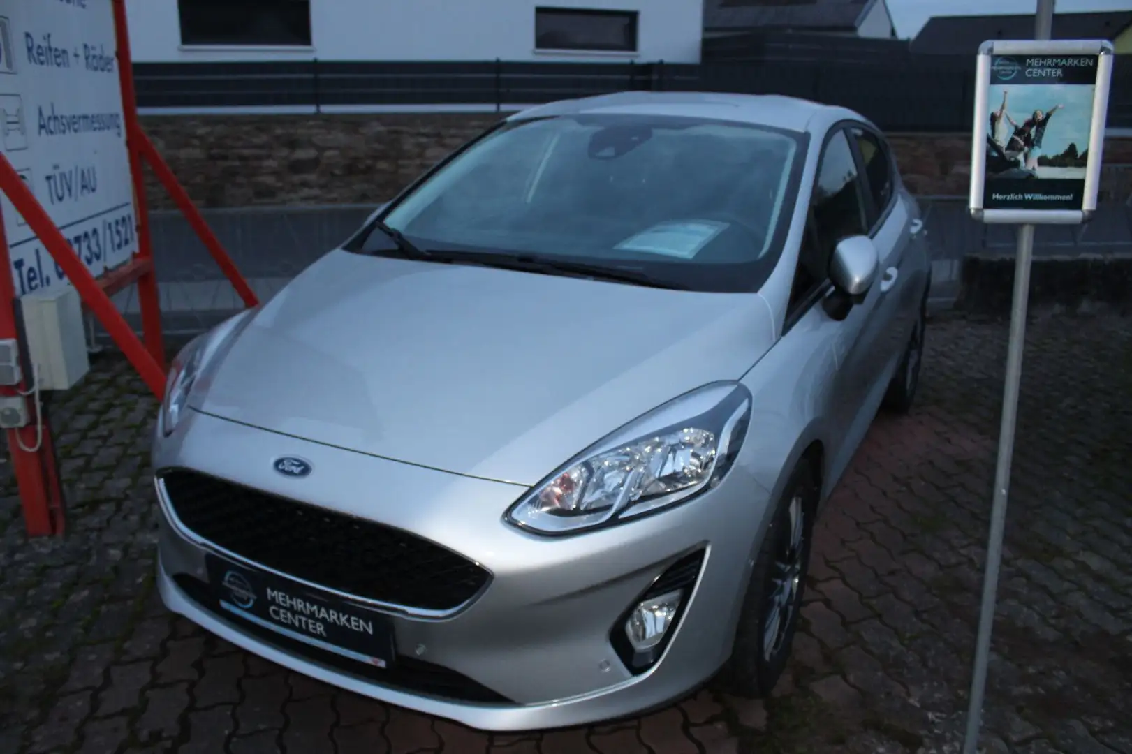 Ford Fiesta Cool & Connect Silber - 1