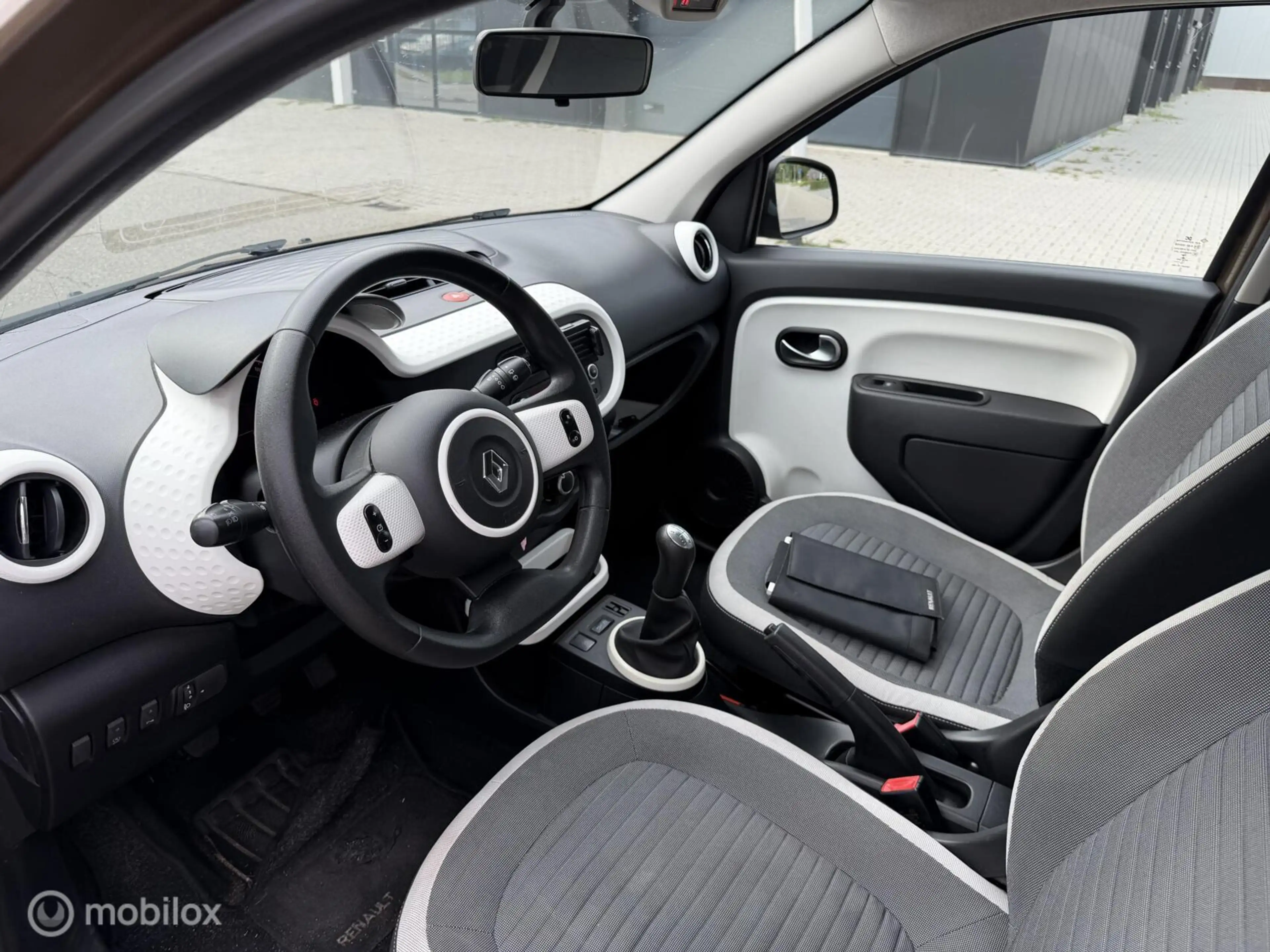Renault Twingo 1.0 SCe Expression airco — photo 10