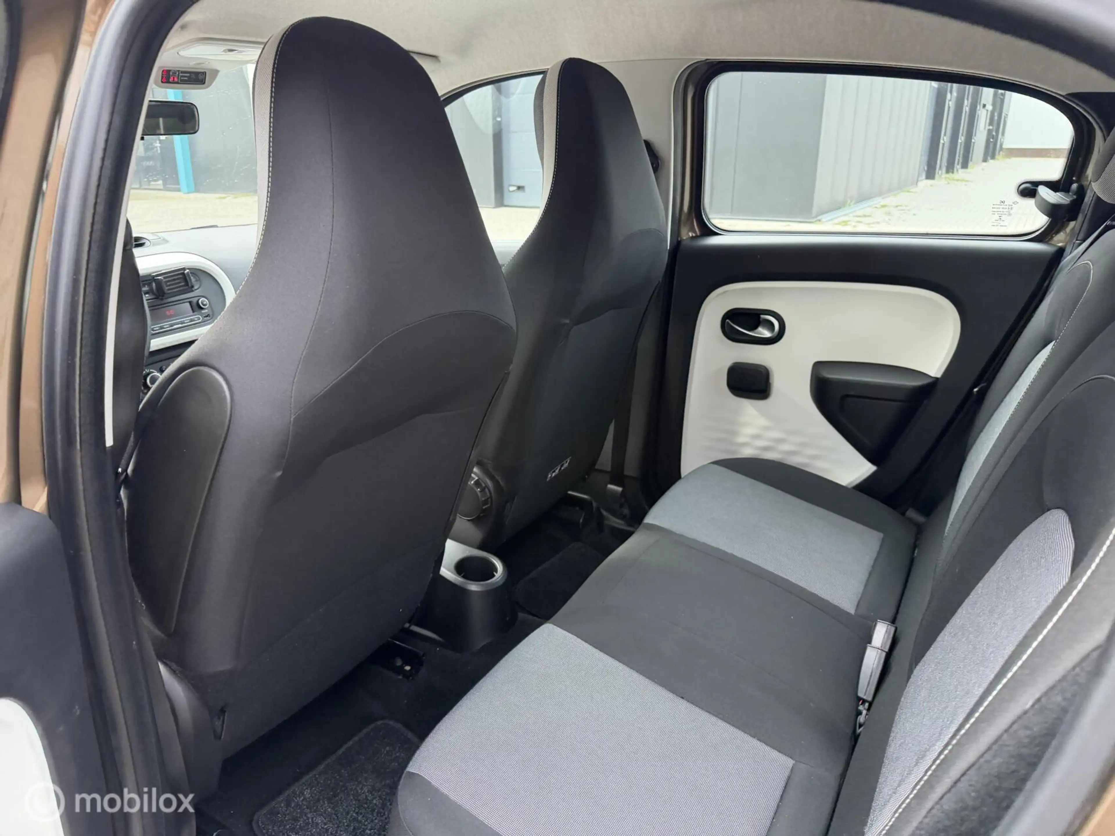 Renault Twingo 1.0 SCe Expression airco — photo 11