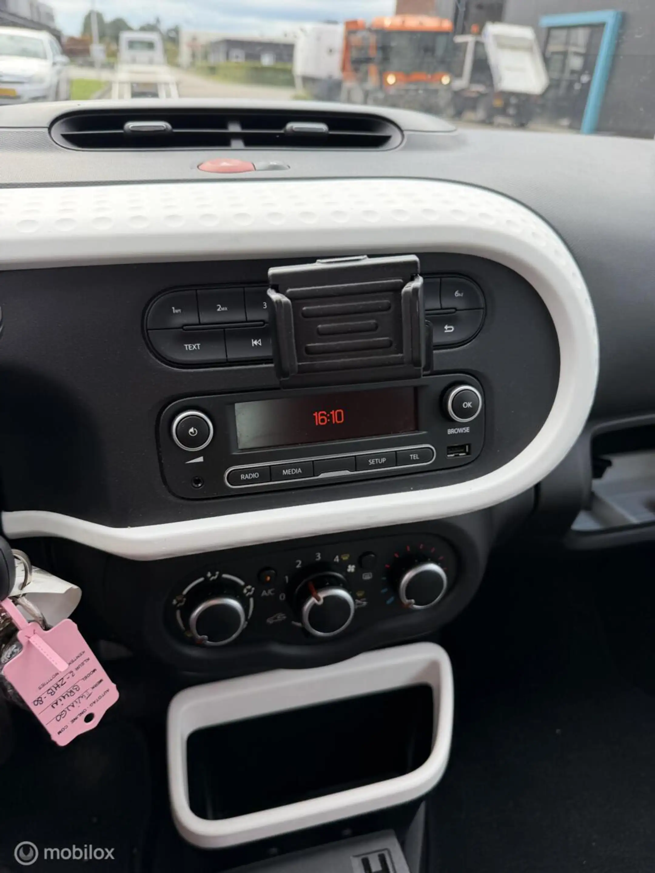 Renault Twingo 1.0 SCe Expression airco — photo 9