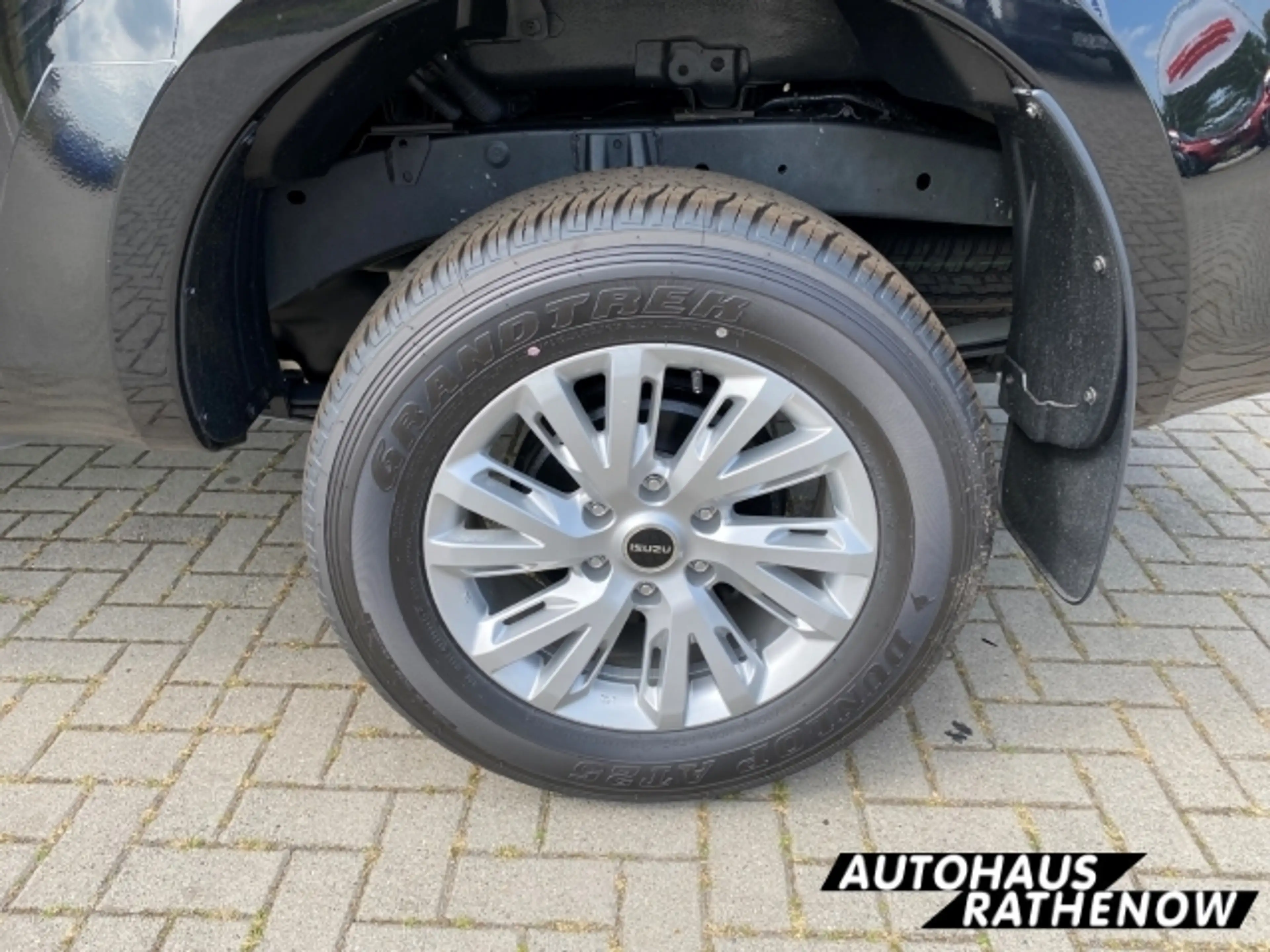 Isuzu D-Max Space Cab 4WD LS 1.9 SHZ Spurhalteass. Verkehrszei — photo 10