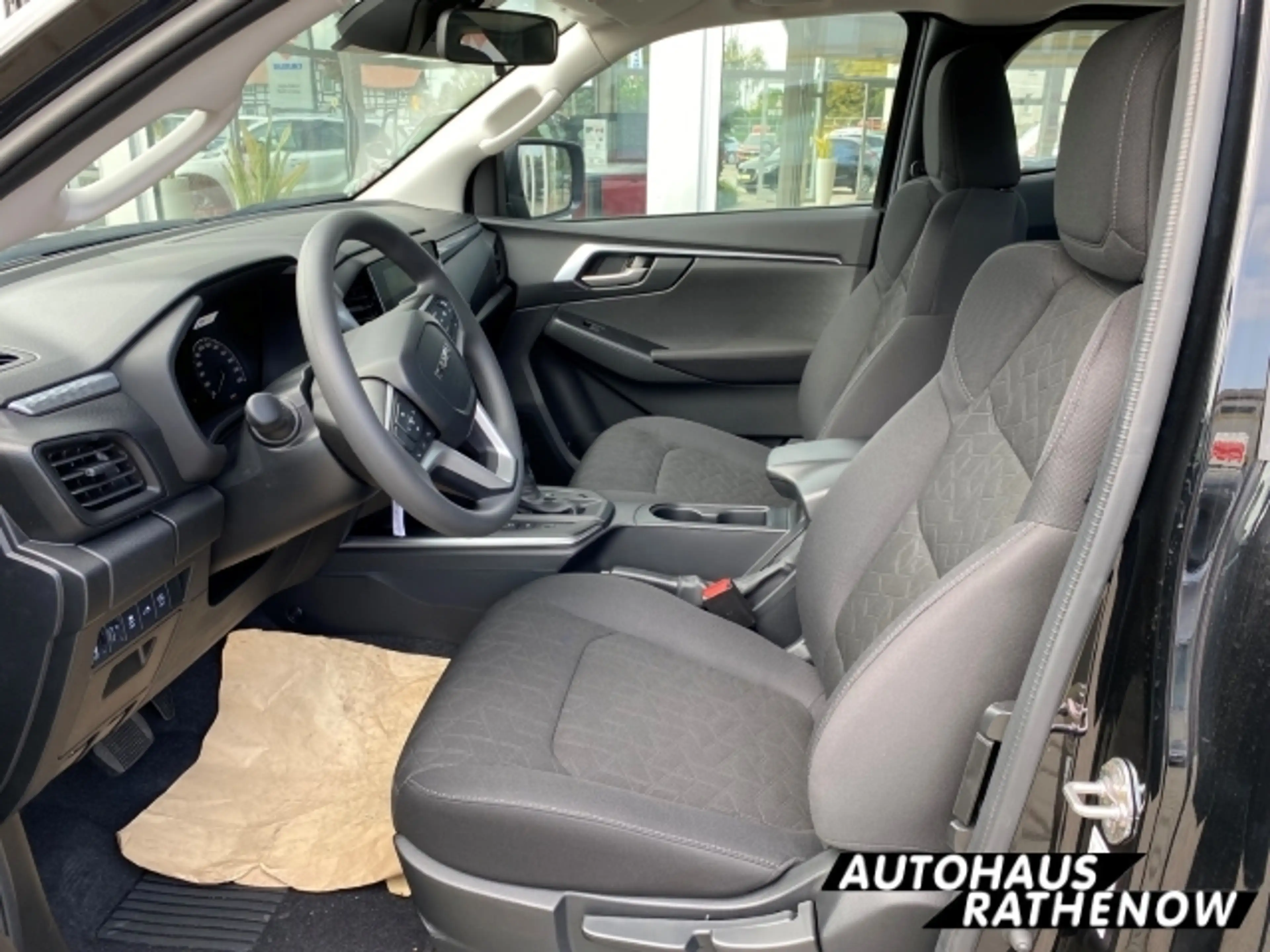 Isuzu D-Max Space Cab 4WD LS 1.9 SHZ Spurhalteass. Verkehrszei — photo 7