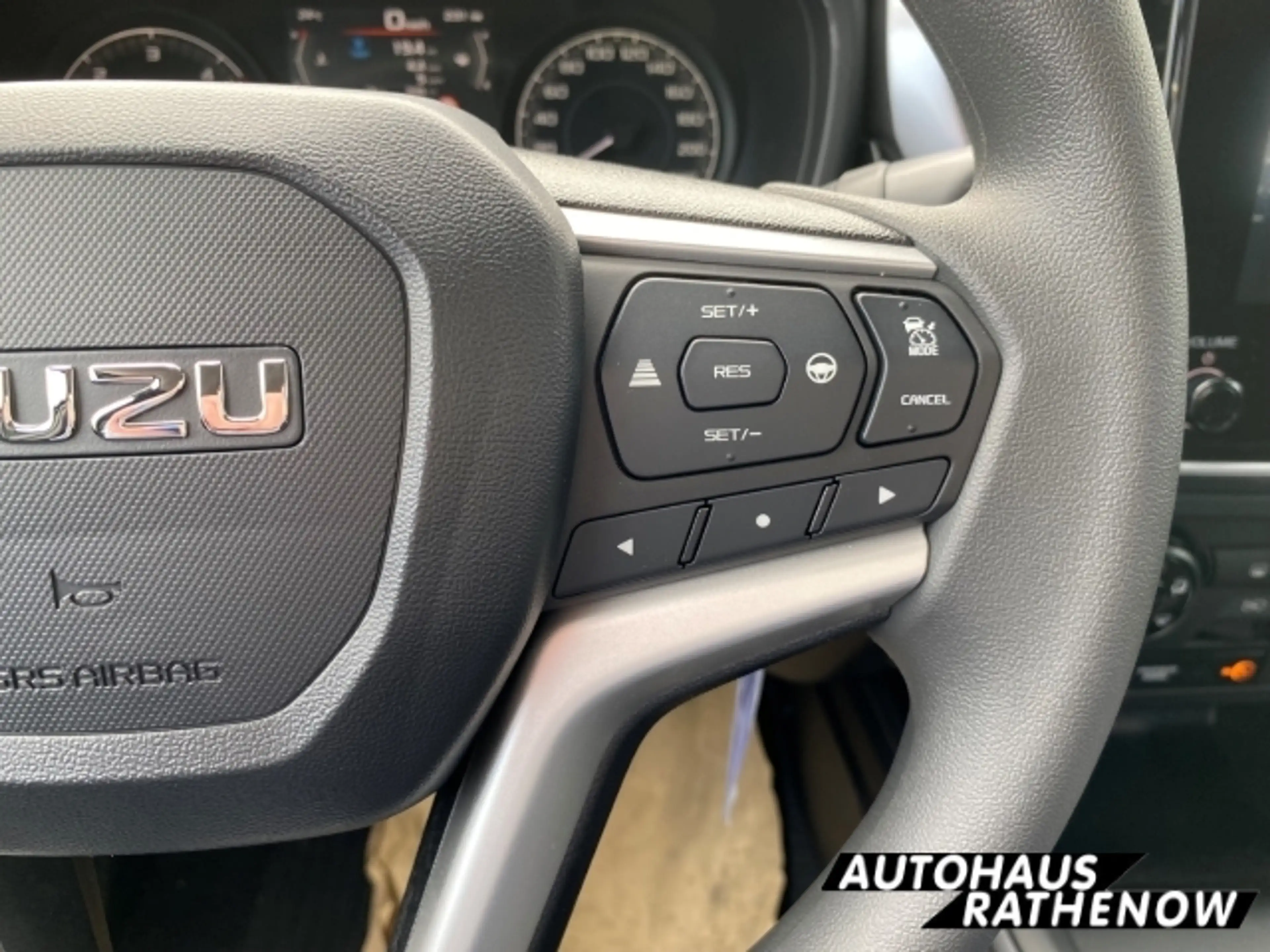 Isuzu D-Max Space Cab 4WD LS 1.9 SHZ Spurhalteass. Verkehrszei — photo 14