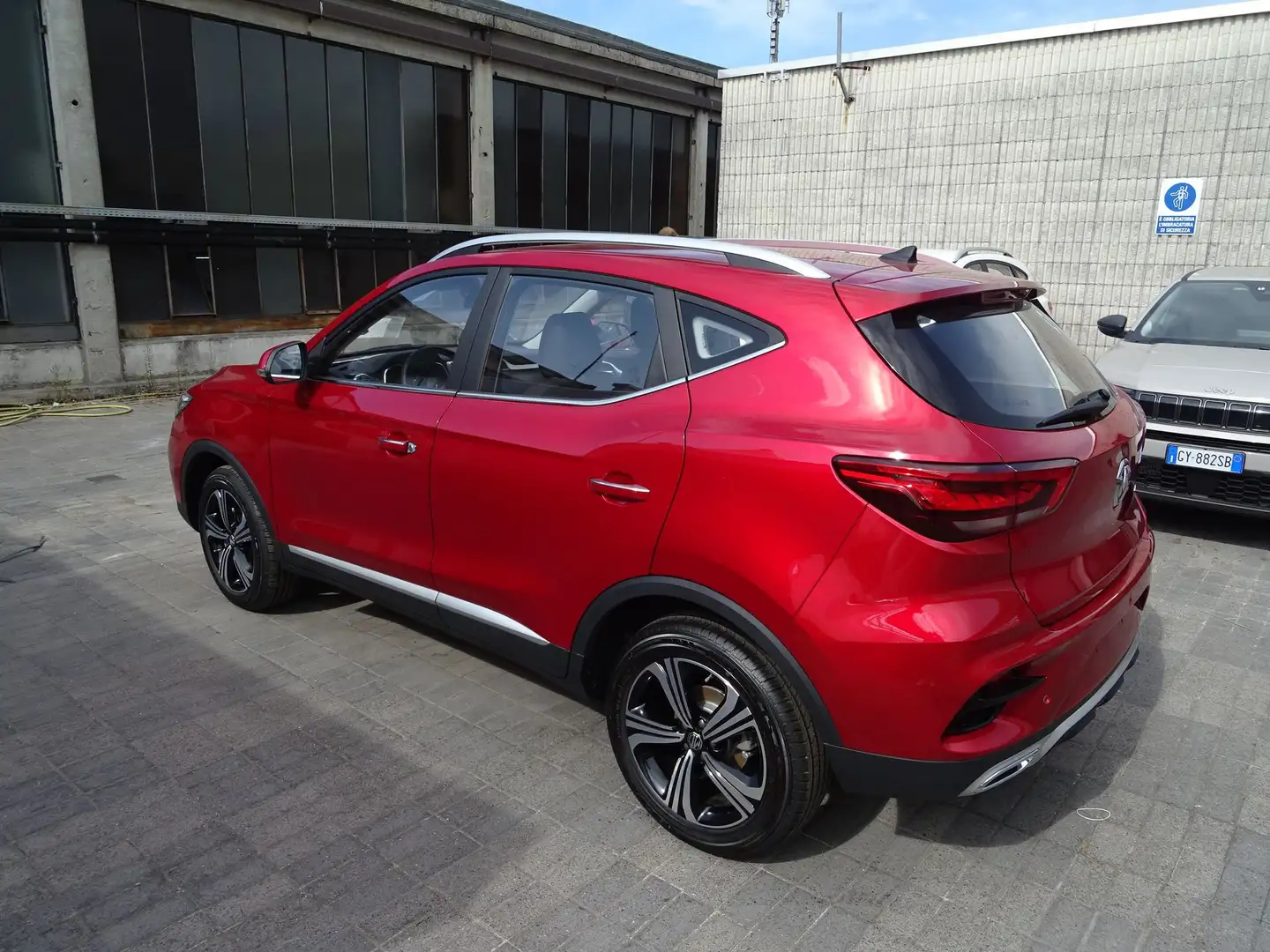 MG ZS Classic 1.5 VTi-tech Comfort Rosso - 2