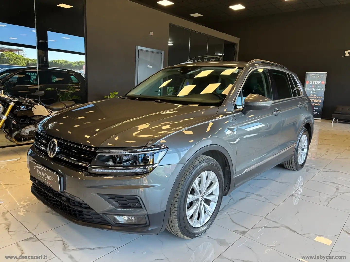 Volkswagen Tiguan 1.6 TDI Grijs - 1