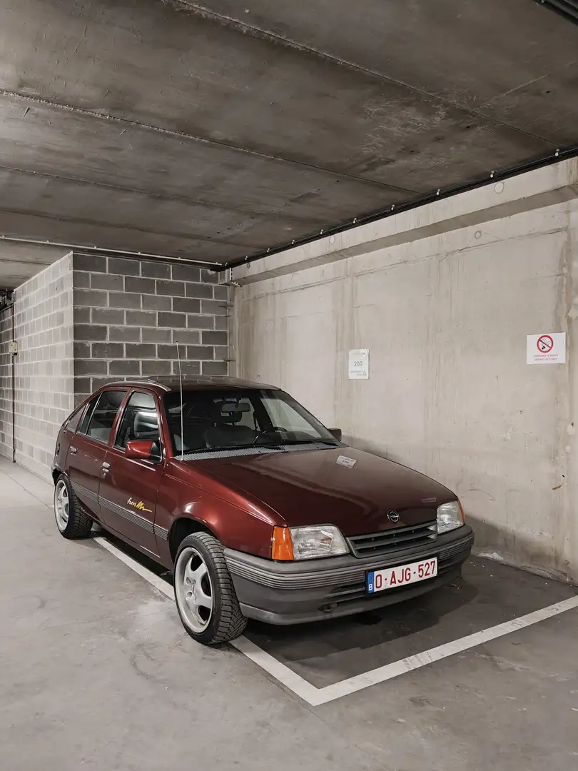 Opel Kadett la peinture d'origine jamais accident et roule trè - 2