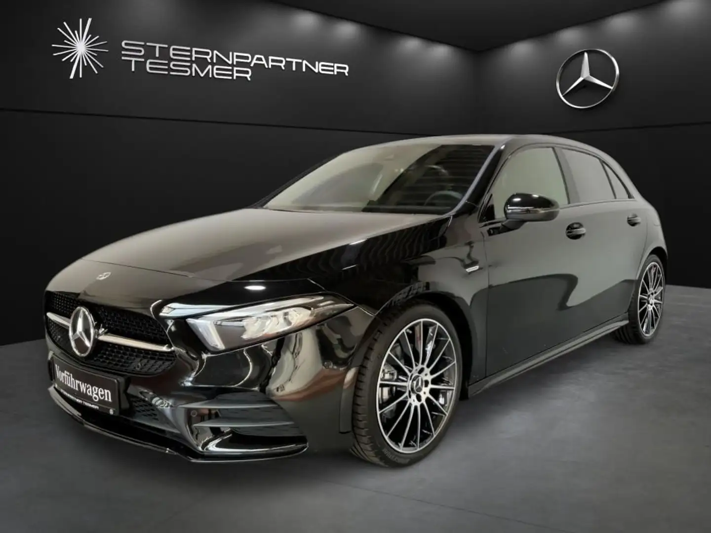 Mercedes-Benz A 200 AMG, Night, Kamera, CarPlay, Zwart - 2