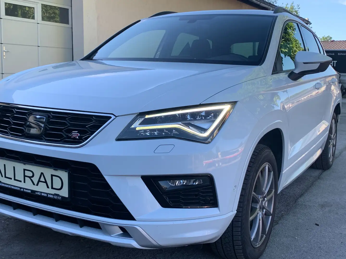 SEAT Ateca FR 4Drive DSG technischer + optischer Traumzustand Weiß - 1