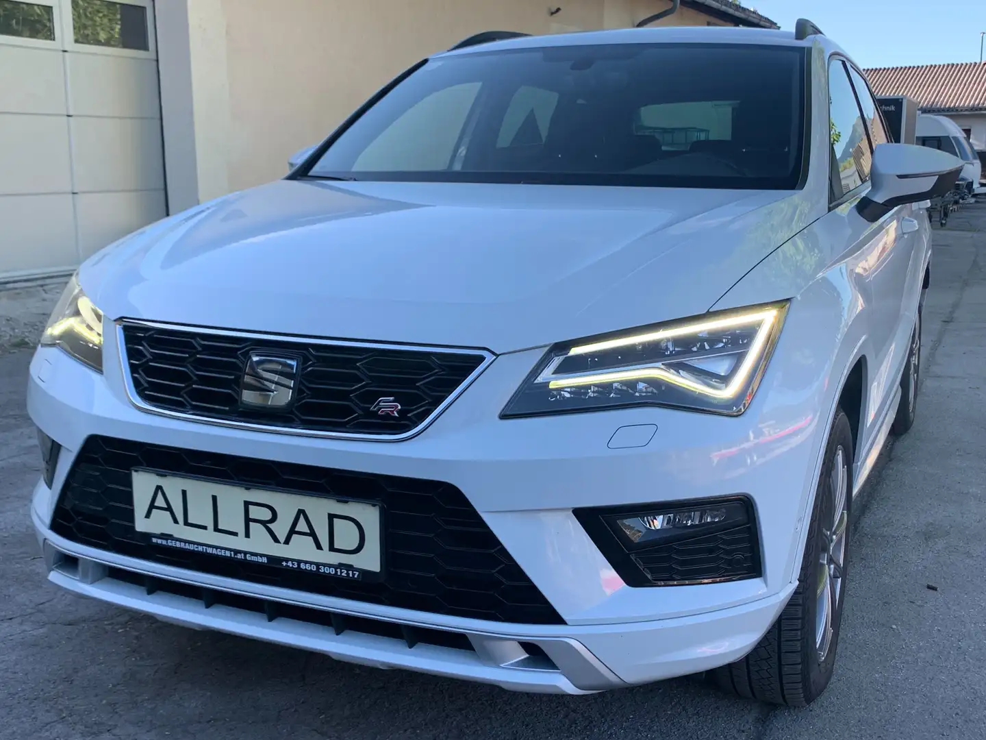 SEAT Ateca FR 4Drive DSG technischer + optischer Traumzustand Weiß - 2