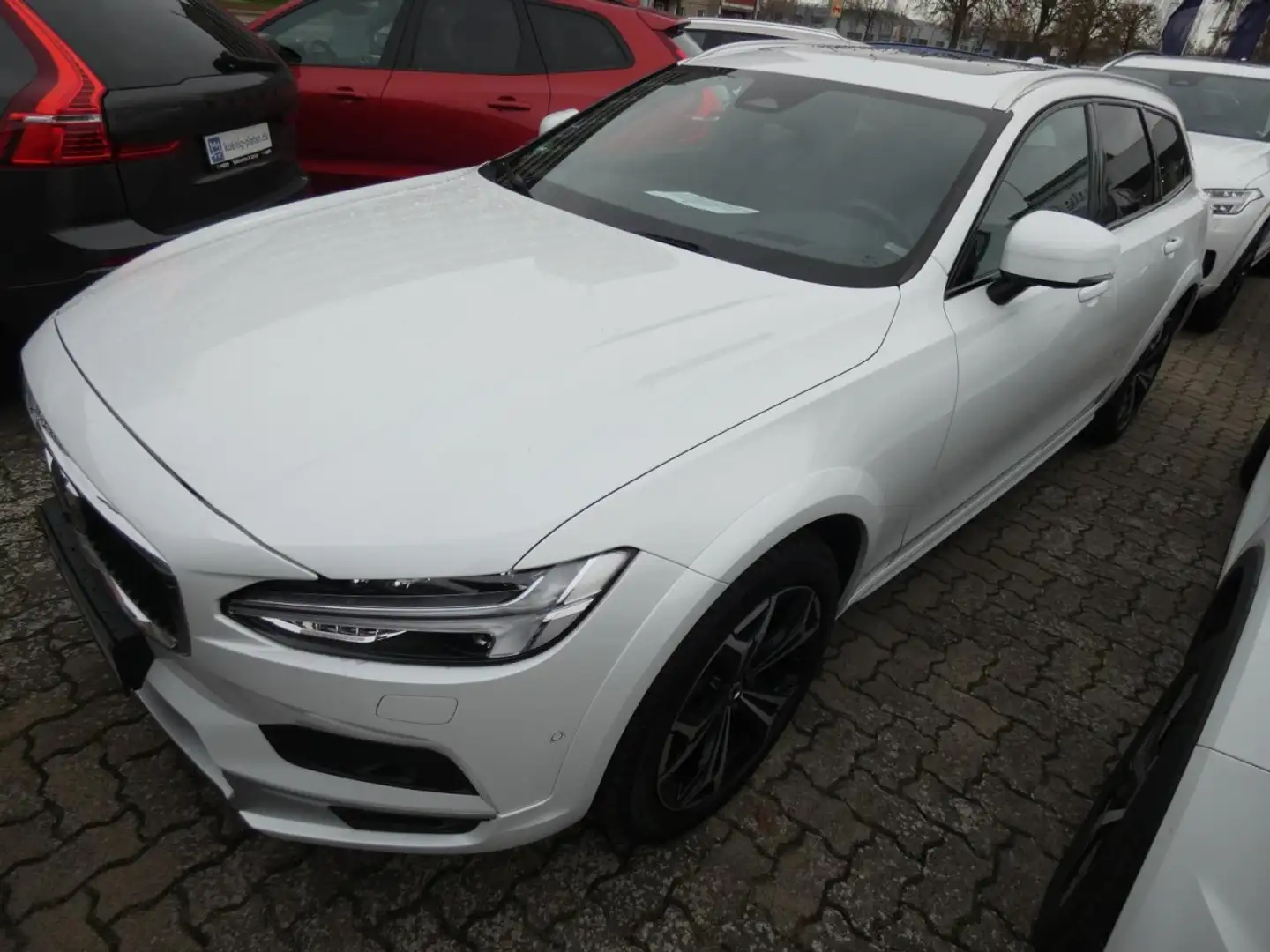 Volvo V90 Cross Country Country B5 AWD Pro Xenium, Sitzkomfort Klima Navi Blanc - 2