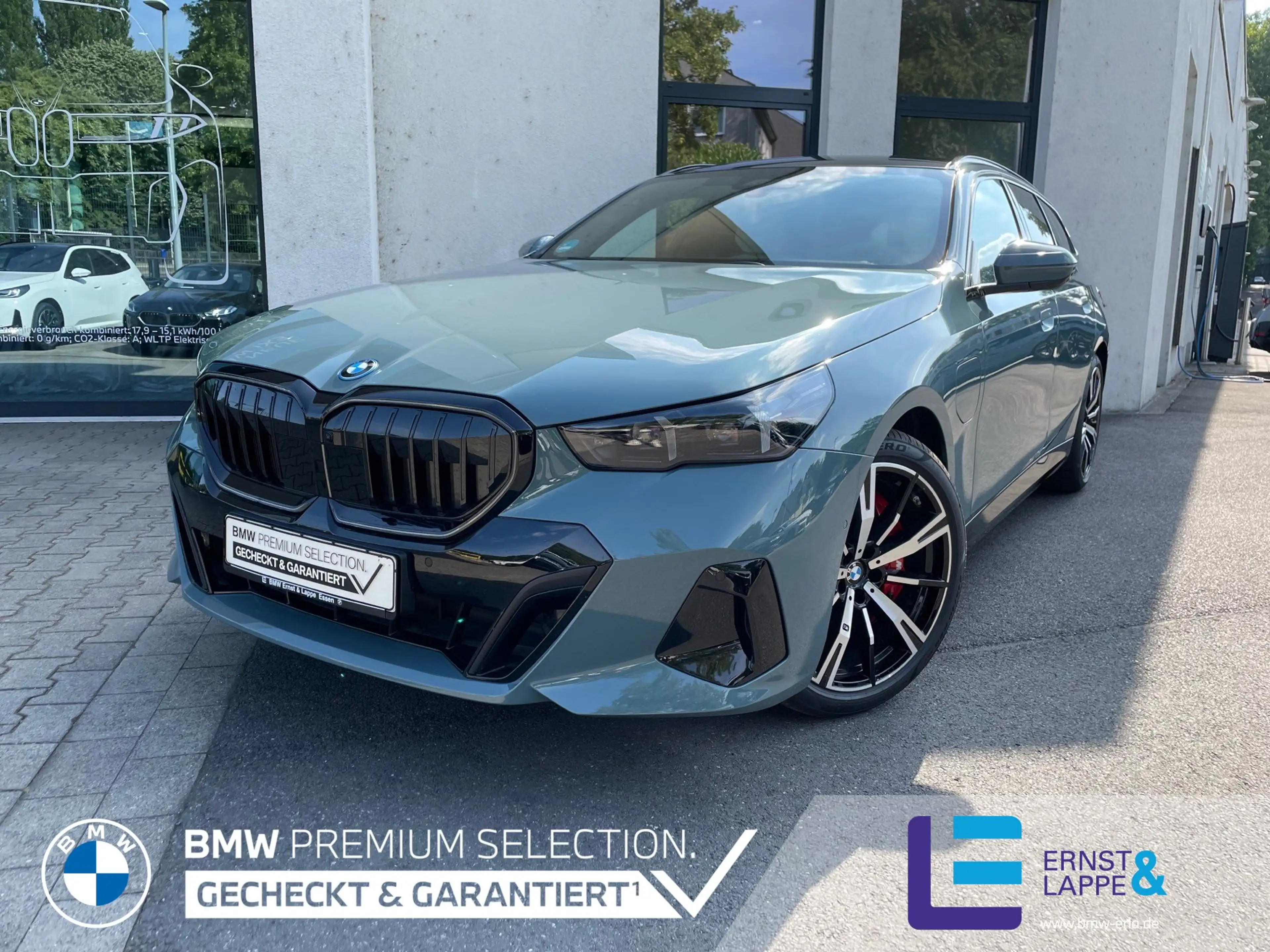 BMW 550 e xDrive Touring M Sport Pro || AHK Pano B&W