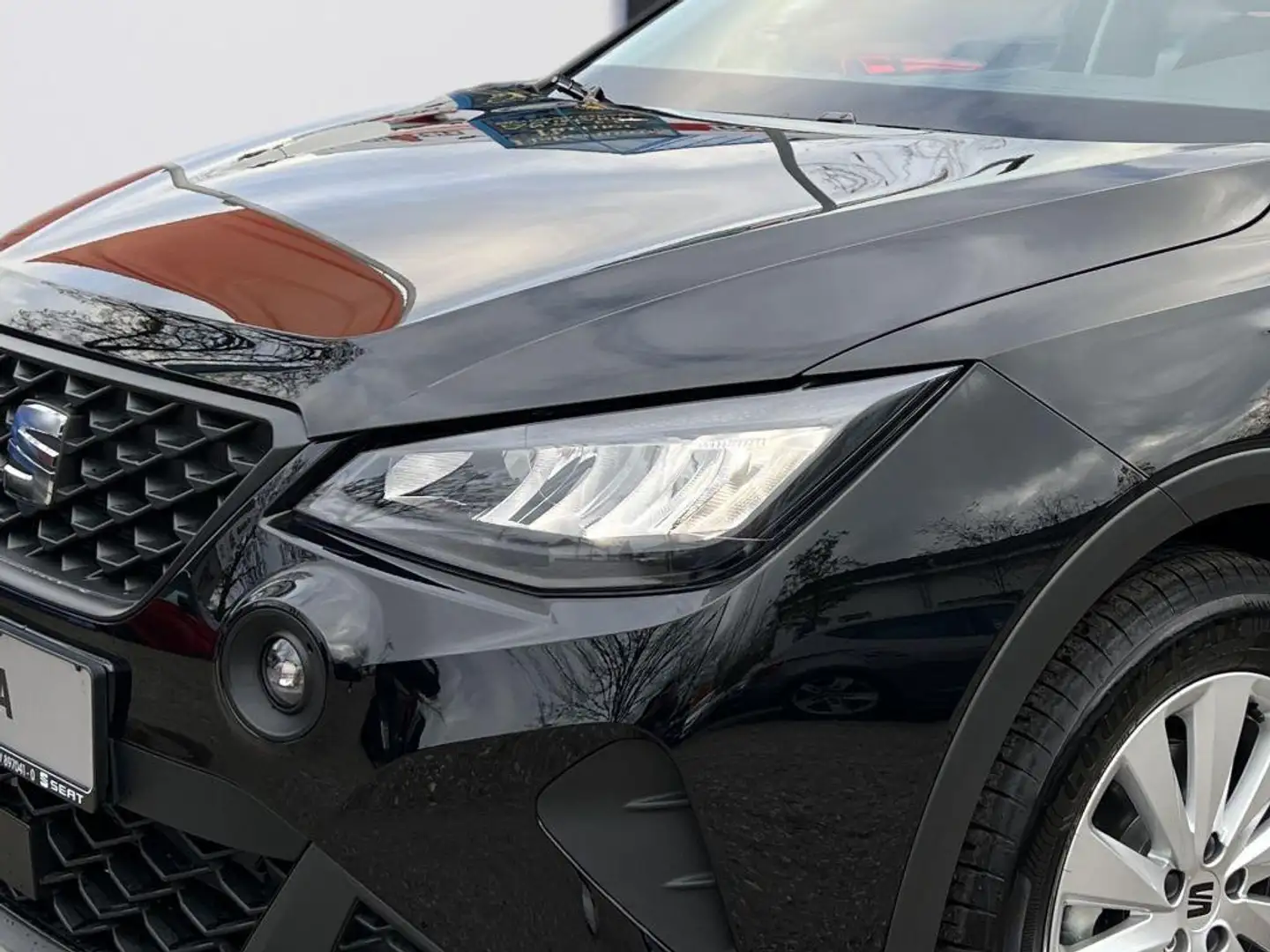 SEAT Arona 1.0 TSI DSG Style ACC SHZ PDC ALU Kessy Schwarz - 2