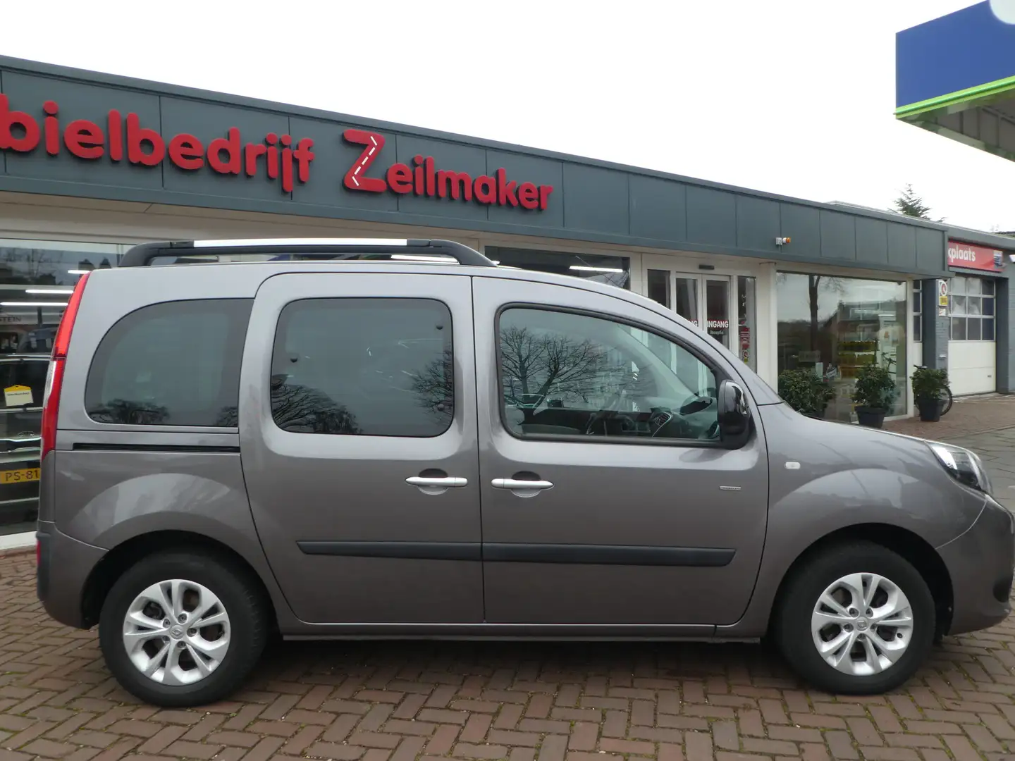 Renault Kangoo Family 1.2 TCe Limited Start&Stop Clima, Lm Velgen Grijs - 2