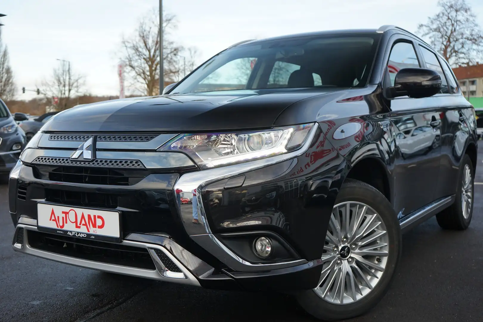 Mitsubishi Outlander 2.4Hybrid PHEV 4WD Navi AHK USB DAB Black - 2