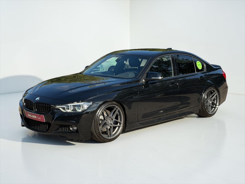 BMW 330 i M-PAKET*H&K*LEDER*HUD*LED*TEMPO*KAMERA*STFW