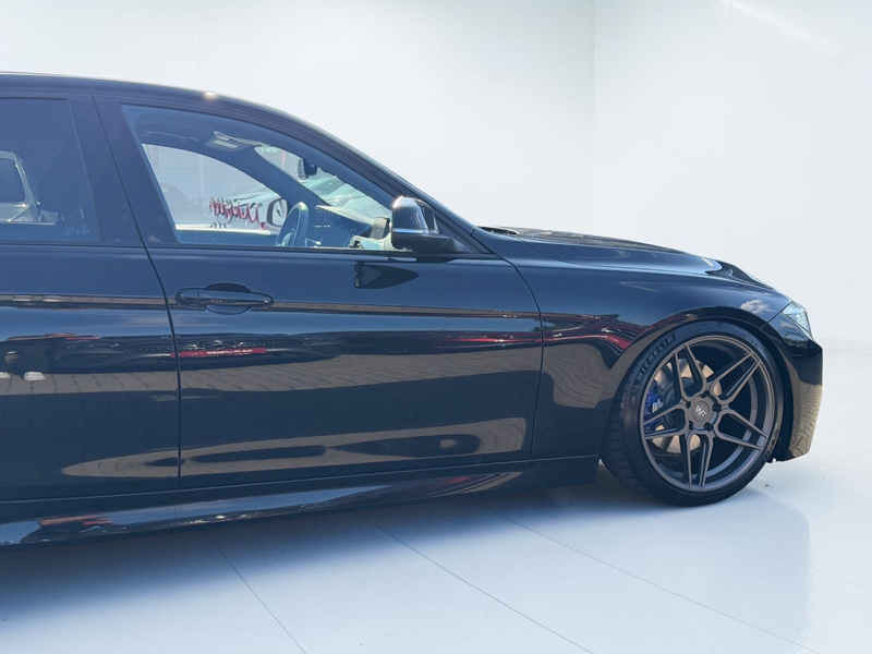 BMW 330 i M-PAKET*H&K*LEDER*HUD*LED*TEMPO*KAMERA*STFW — photo 6