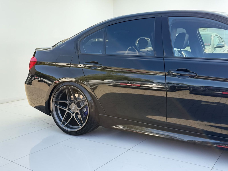 BMW 330 i M-PAKET*H&K*LEDER*HUD*LED*TEMPO*KAMERA*STFW — photo 7