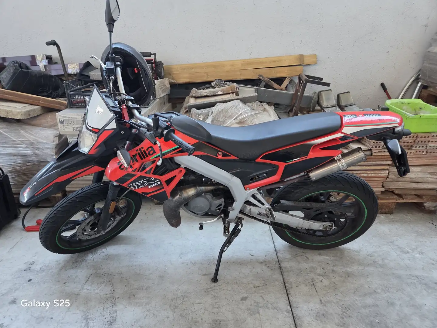 Aprilia SX 50 Rojo - 1