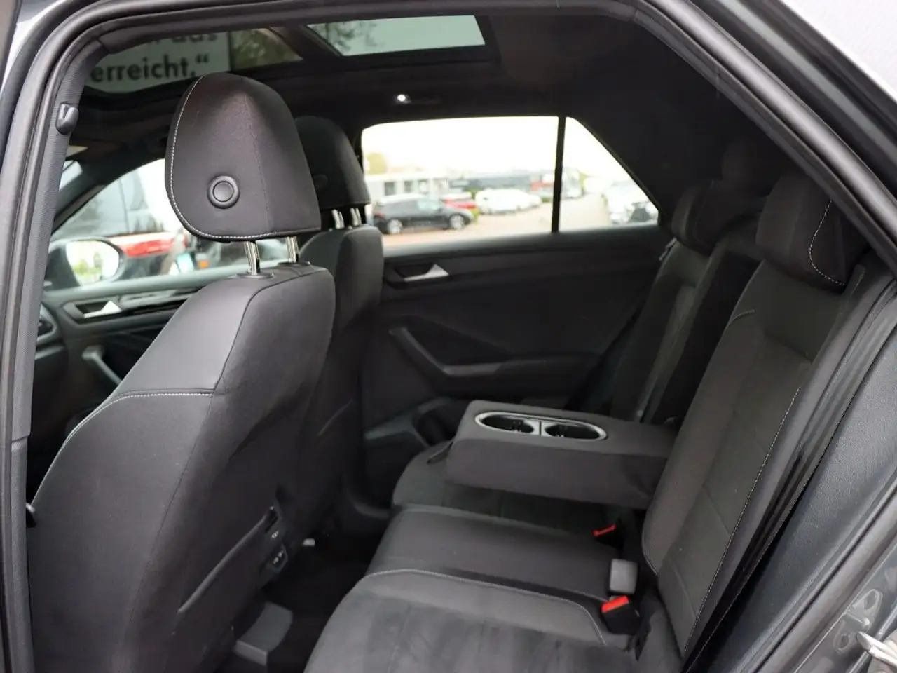 Volkswagen T-Roc R-Line 1.5 TSI OPF DSG AHK/PANO/LED/NAVI 5
