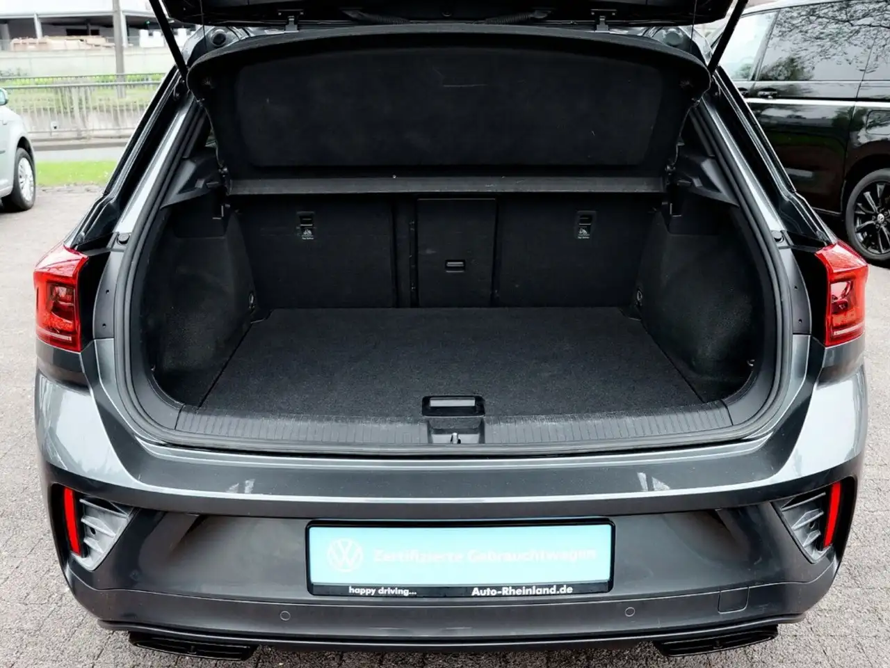 Volkswagen T-Roc R-Line 1.5 TSI OPF DSG AHK/PANO/LED/NAVI 15