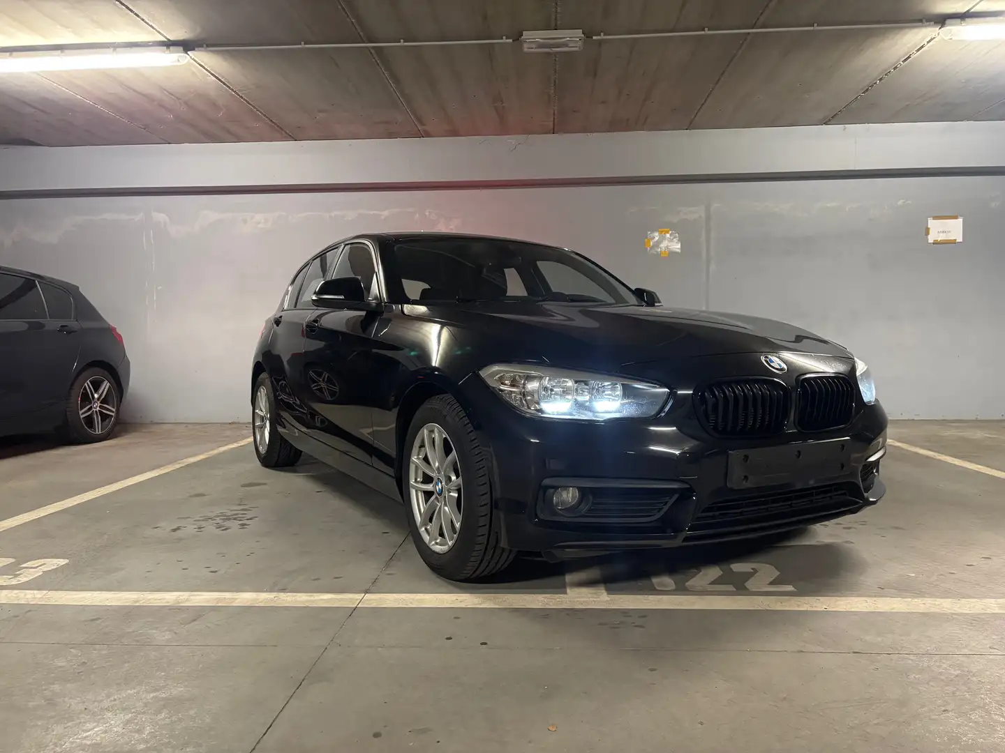 BMW 116 i SIÈGES CHAUFFANTS * CLIM BI-ZONE * BLUETOOTH Noir - 1