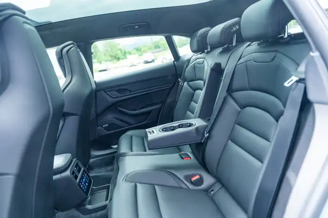 Porsche Taycan 4S Sport Turismo Ansicht 15