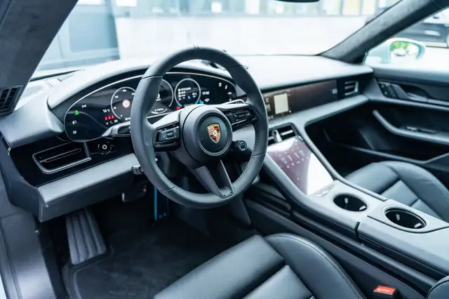Porsche Taycan 4S Sport Turismo Ansicht 9