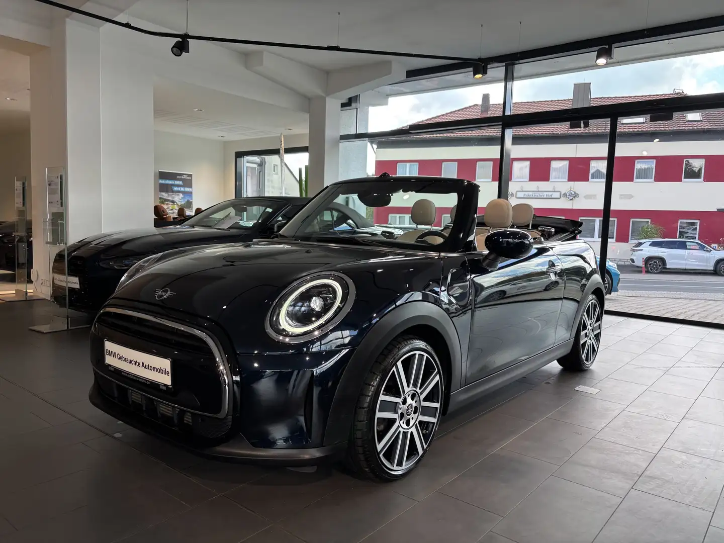 MINI Cooper Cabrio Cooper MINI Yours Trim Cabrio DAB LED Navi Shz Schwarz - 2