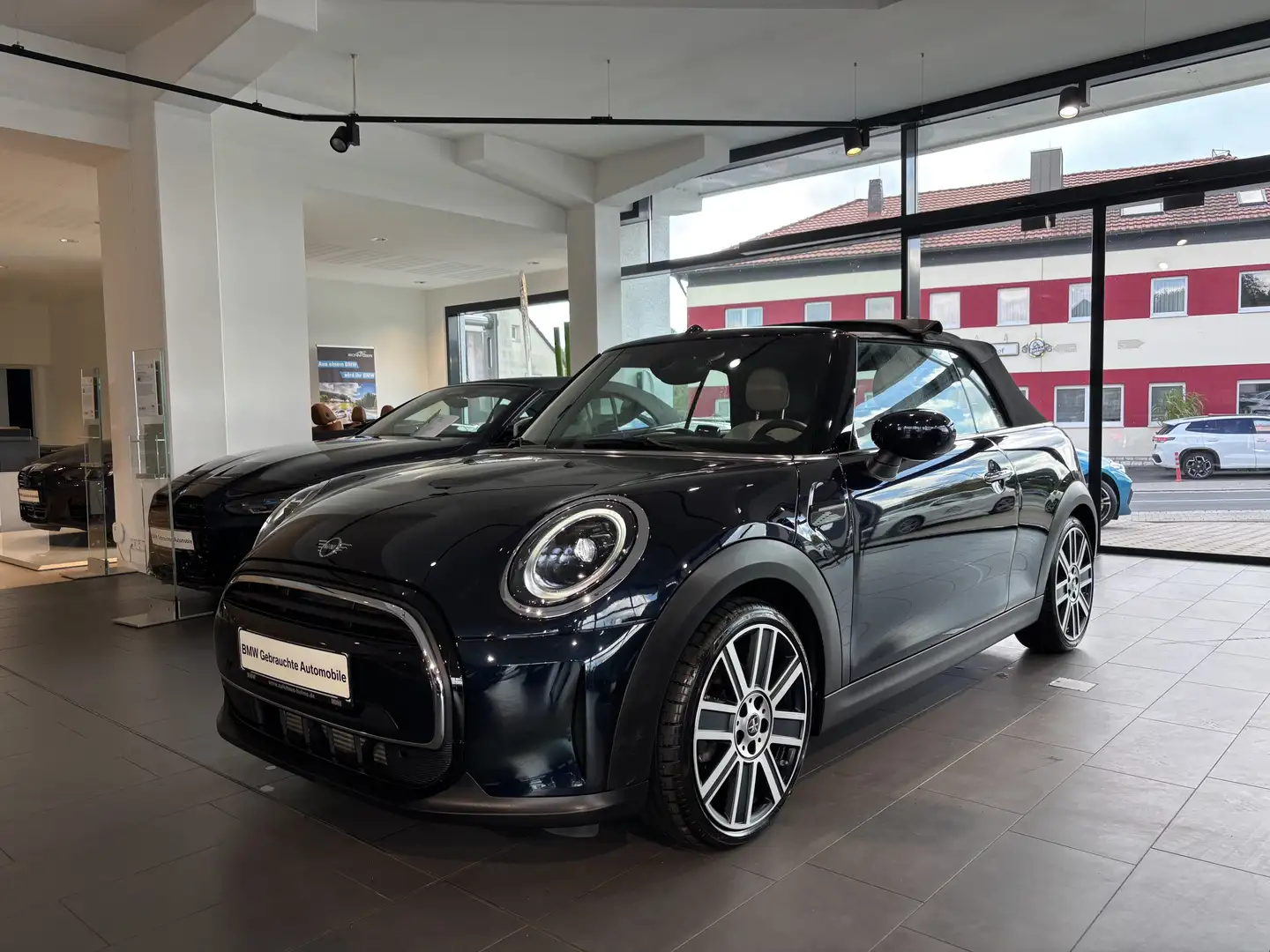 MINI Cooper Cabrio Cooper MINI Yours Trim Cabrio DAB LED Navi Shz Schwarz - 1